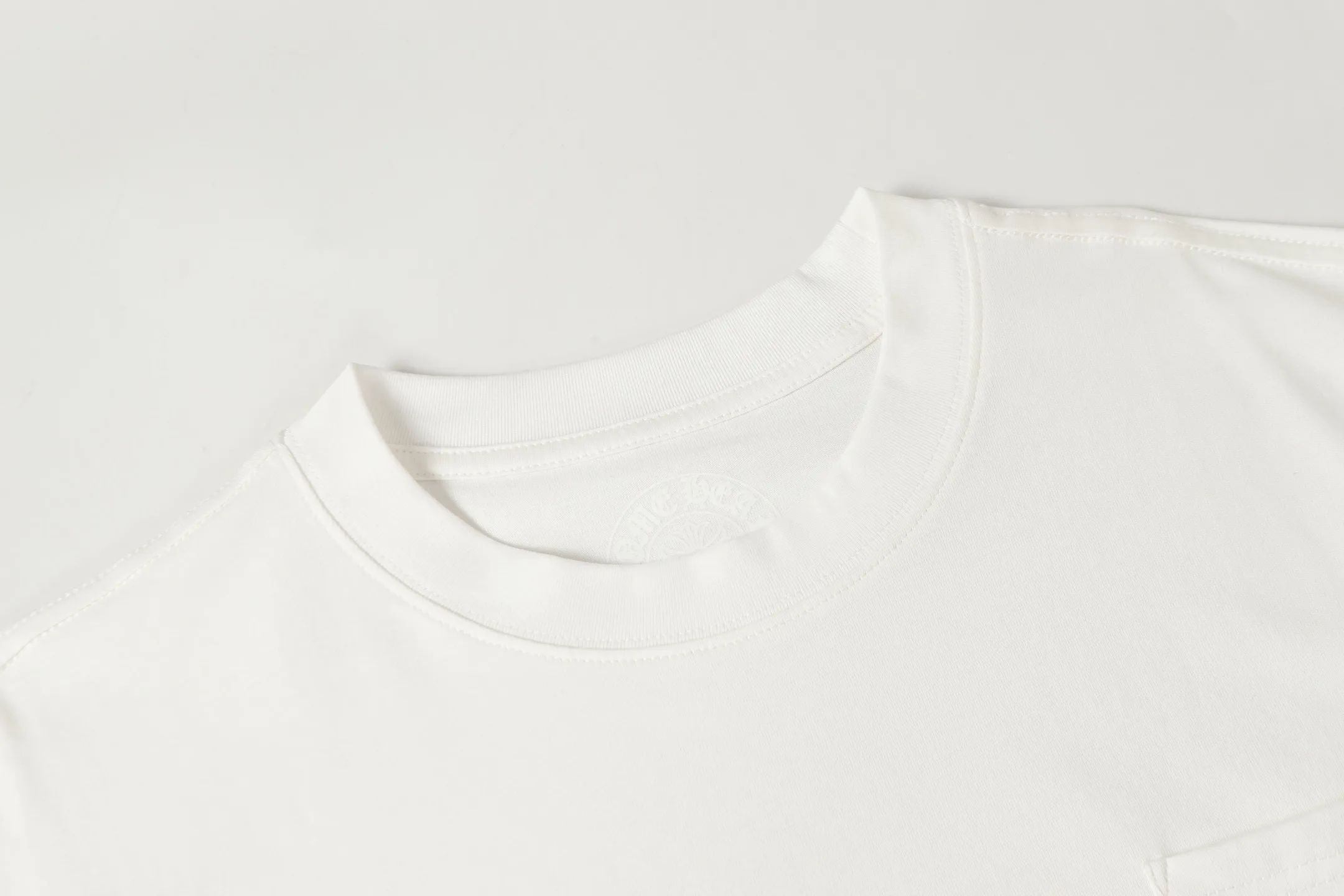 Chrome Hearts Cross Logo Pocket T-Shirt D10013604 — view 3