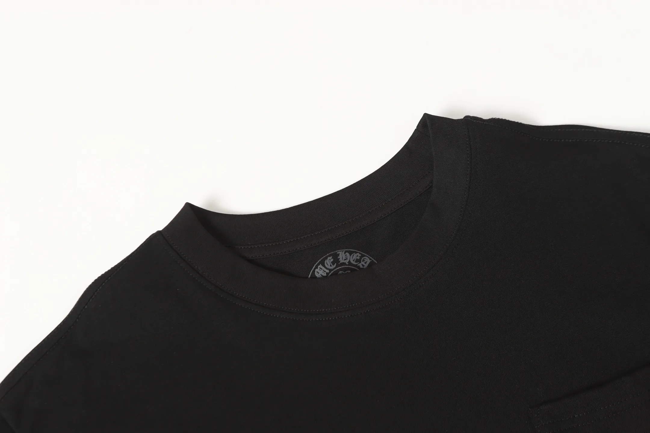 Multi-Color Cross Pocket T-Shirt D10013603 — view 3