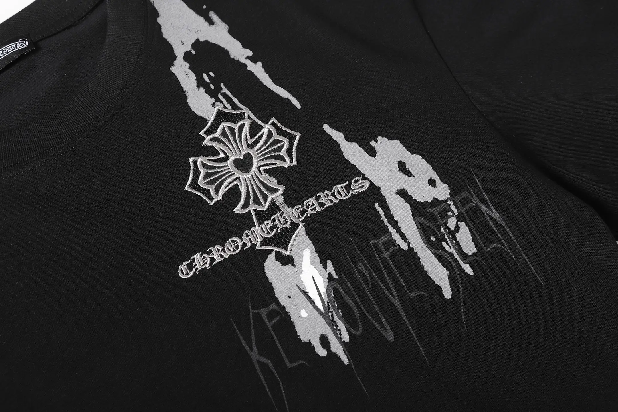 Cross Print Splatter Cotton T-Shirt D11013690 — view 10