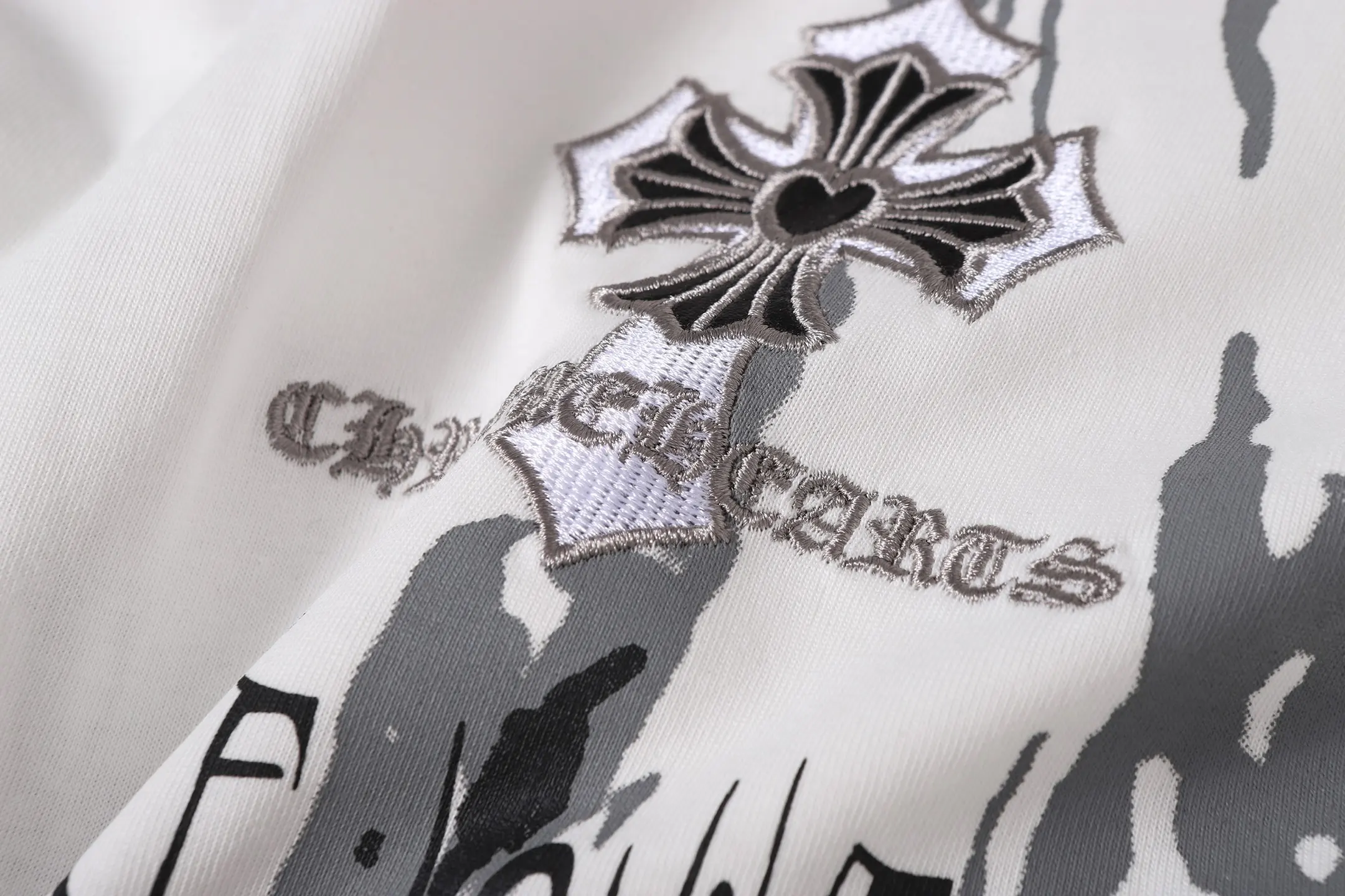 Chrome Hearts Cross Graphic Embroidered T-Shirt D11013691 — view 7