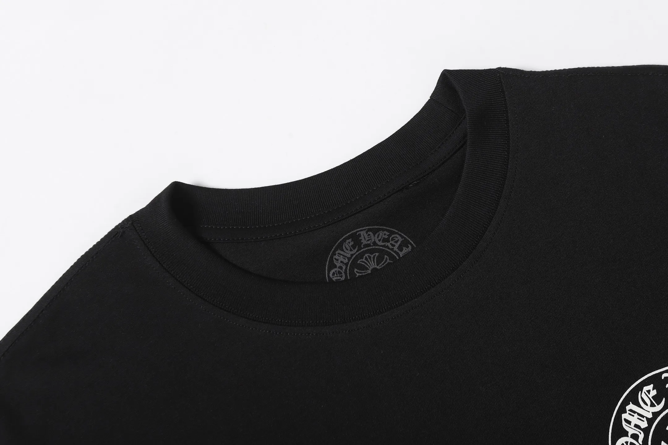 Horseshoe Logo Glow-in-the-Dark T-Shirt D10013700 — view 4