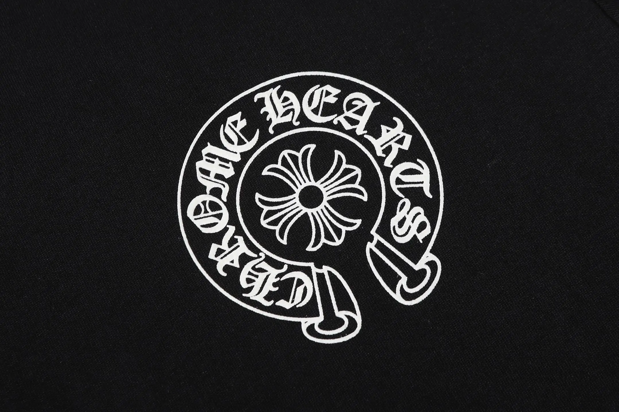 Horseshoe Logo Glow-in-the-Dark T-Shirt D10013700 — view 6