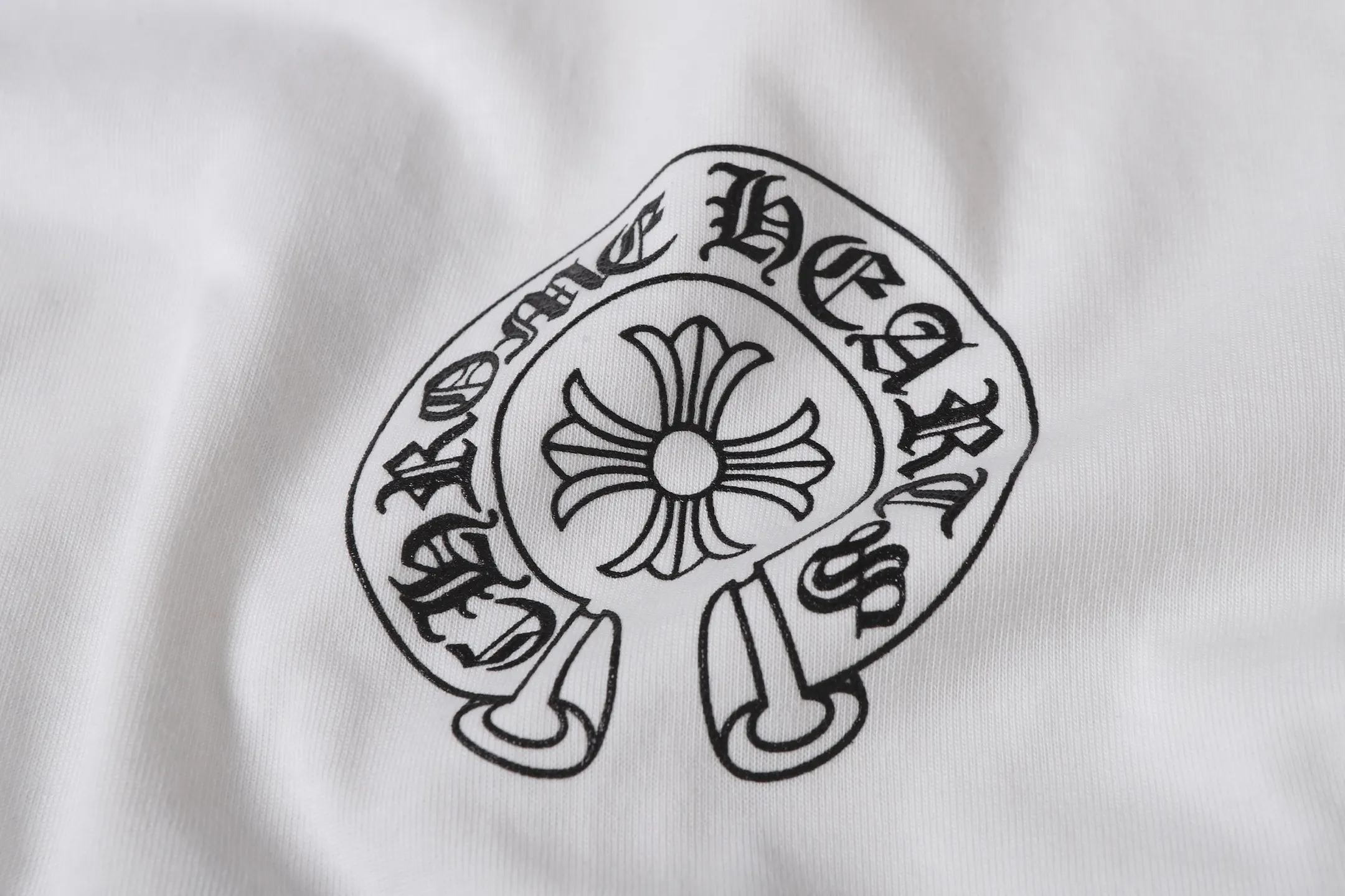 Horseshoe Logo Glow-in-the-Dark T-Shirt D10013701 — view 7