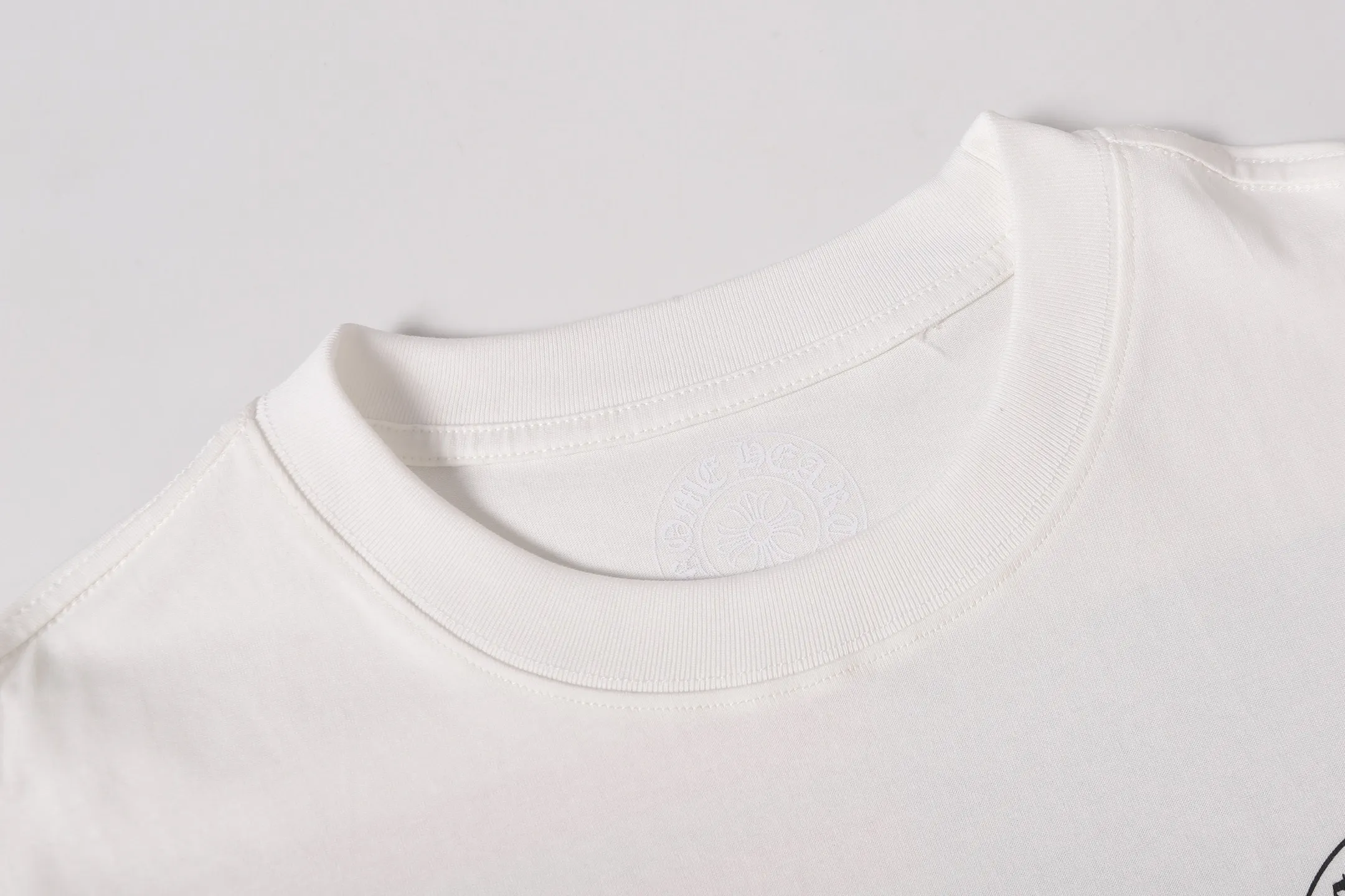 Chrome Hearts Horseshoe Flag Print T-Shirt D9513697 — view 4