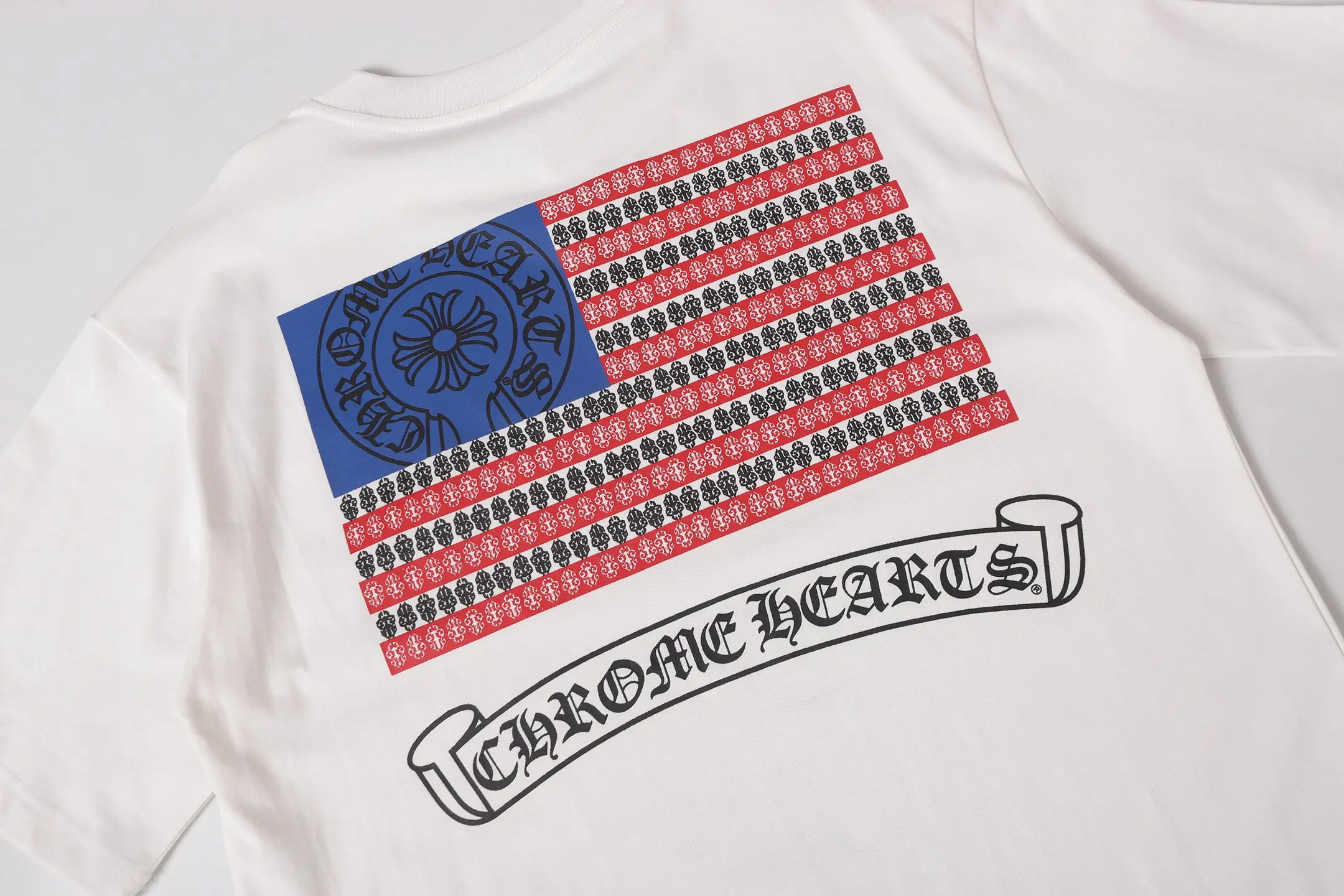 Chrome Hearts Horseshoe Flag Print T-Shirt D9513697 — view 8