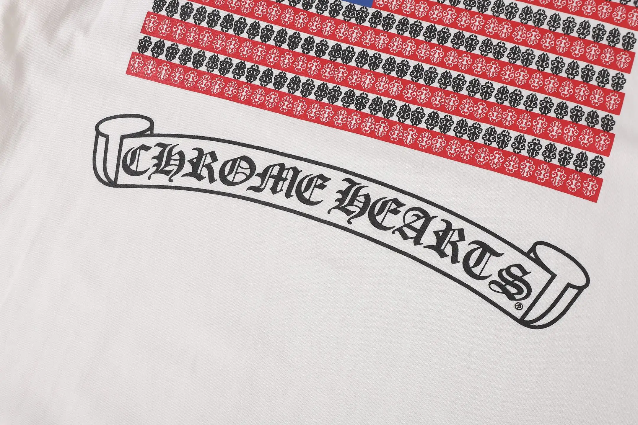 Chrome Hearts Horseshoe Flag Print T-Shirt D9513697 — view 10