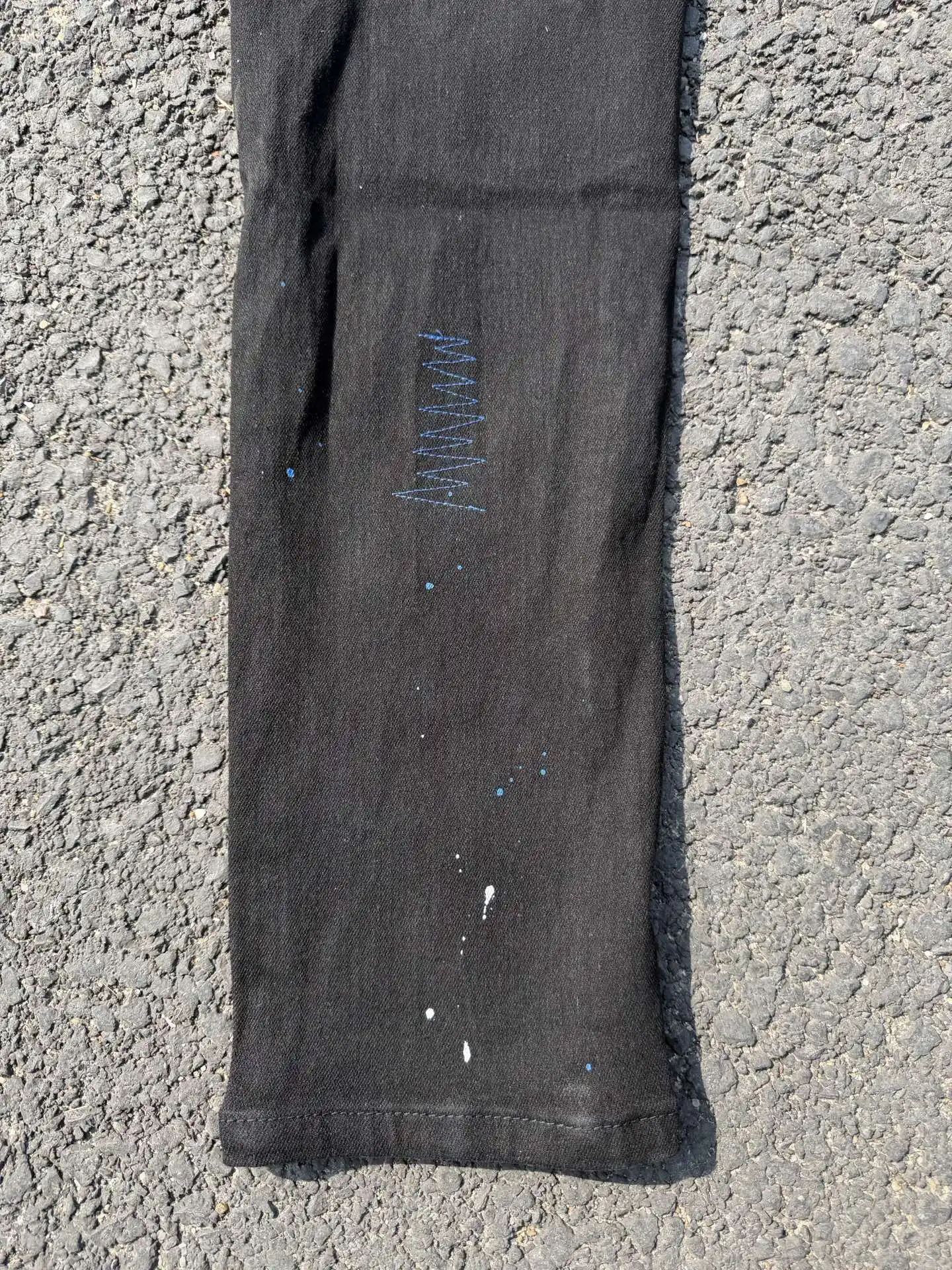Distressed Slim-Fit Graphic Jeans D15421821 — view 14