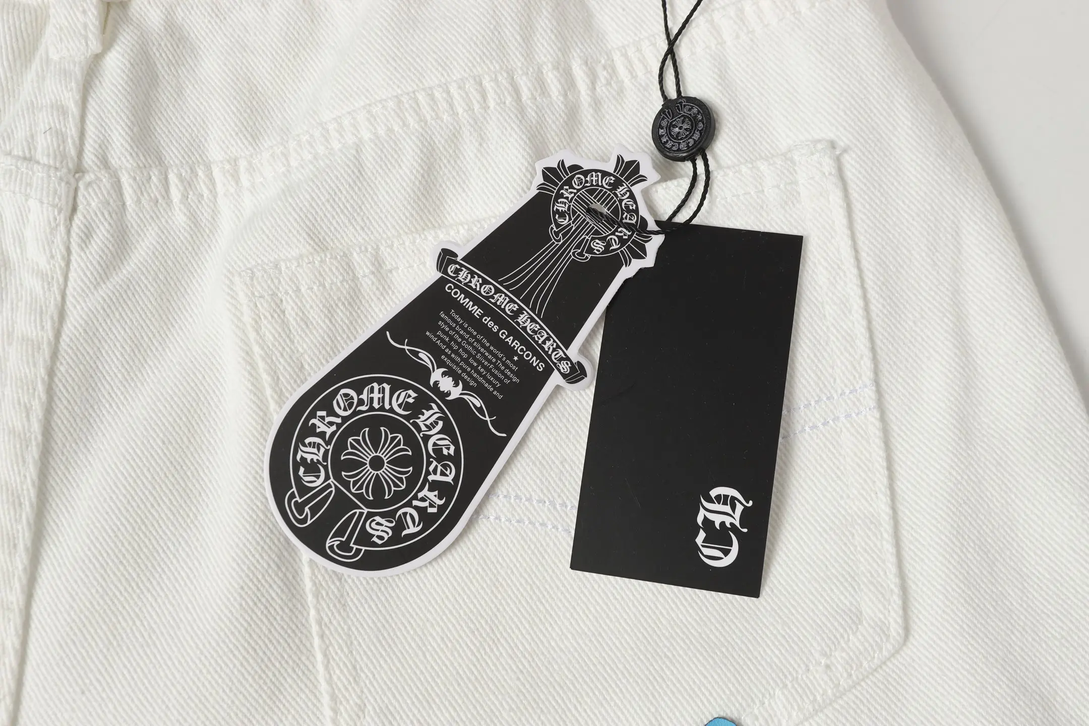 Cross Patch Embroidered Straight-Leg Jeans D15513473 — view 10