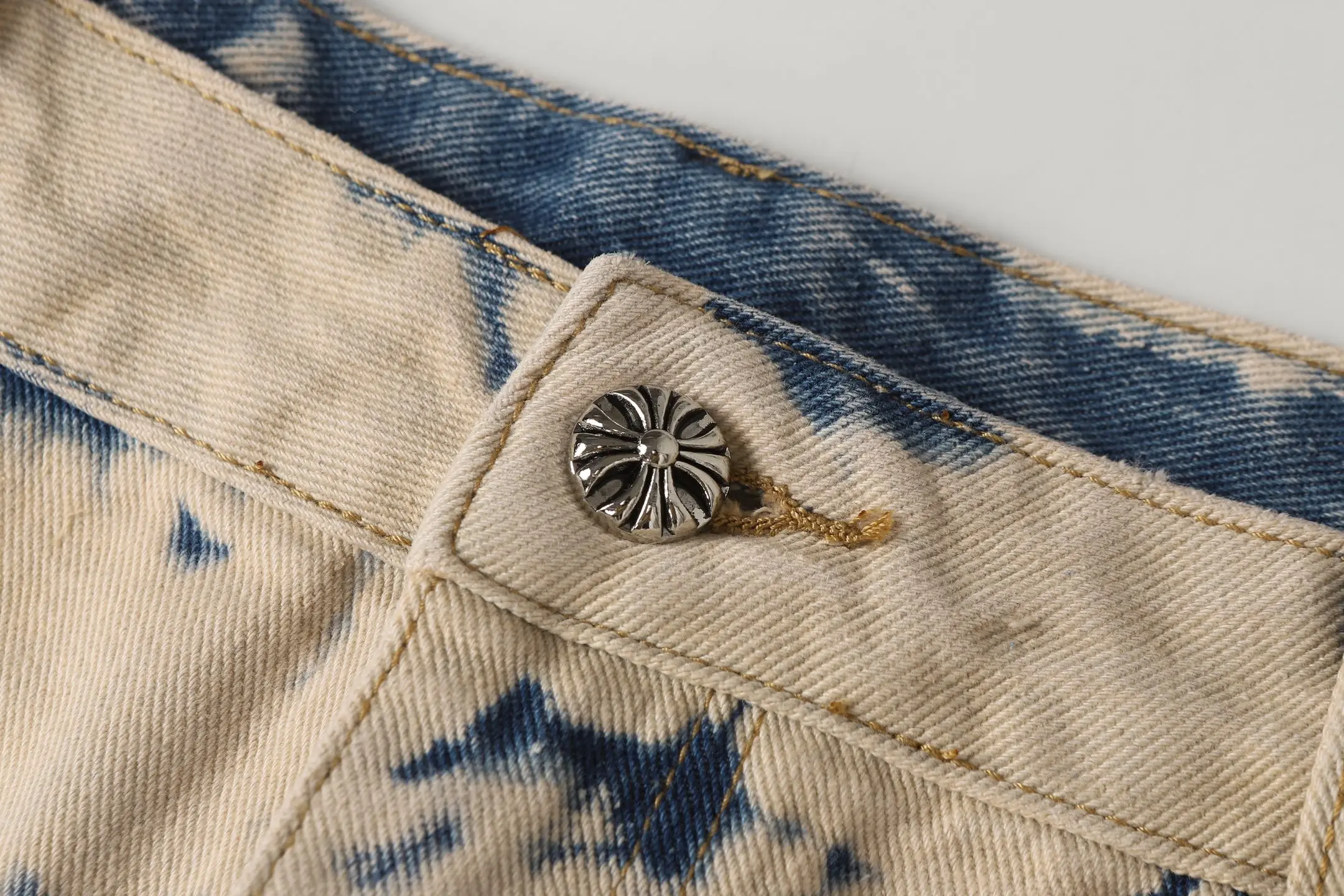 Cross Patch Acid-Wash Straight-Leg Jeans D17513582 — view 8