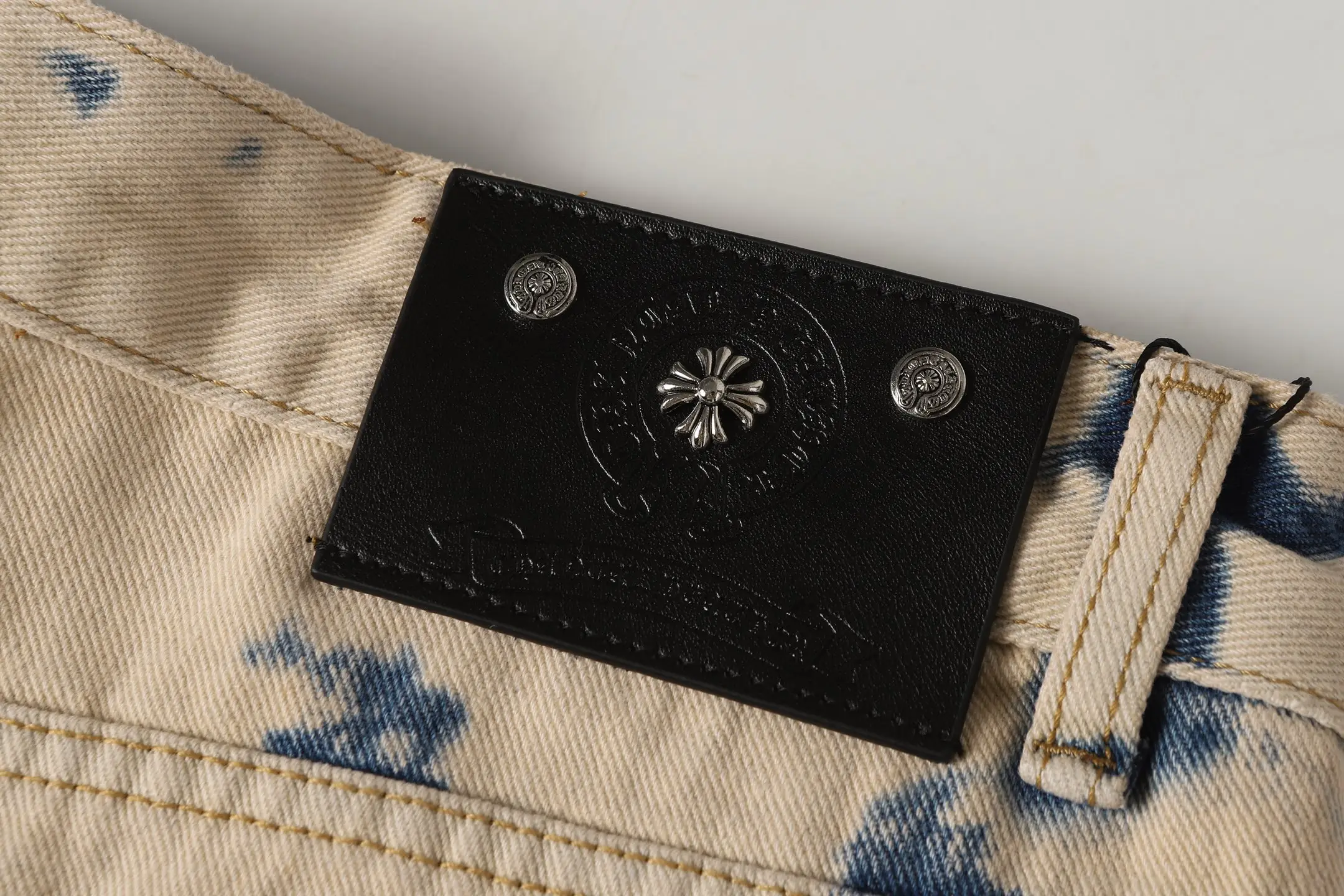 Cross Patch Acid-Wash Straight-Leg Jeans D17513582 — view 16