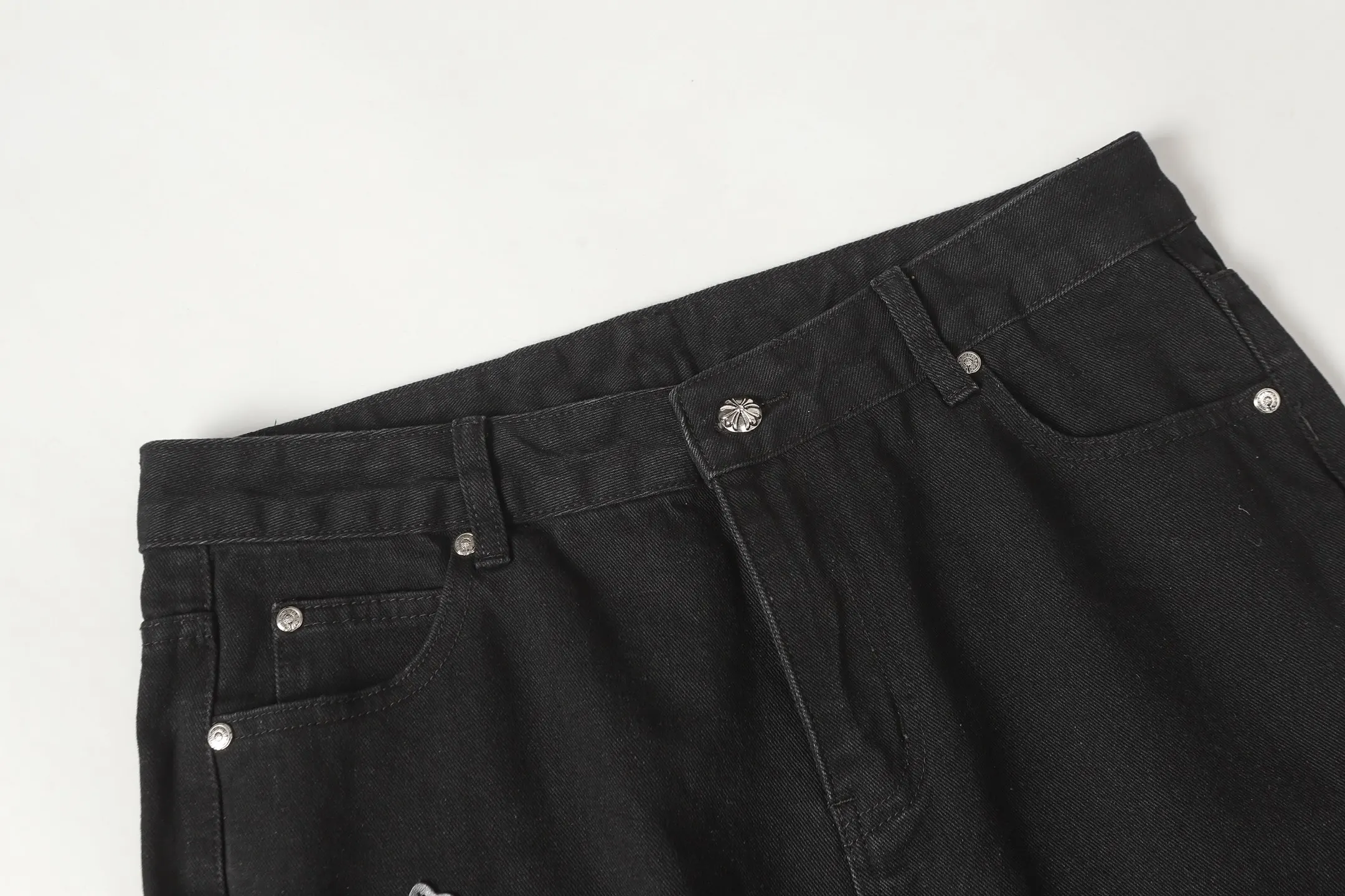 Cross Patch Embroidered Straight-Leg Jeans D14013592 — view 7