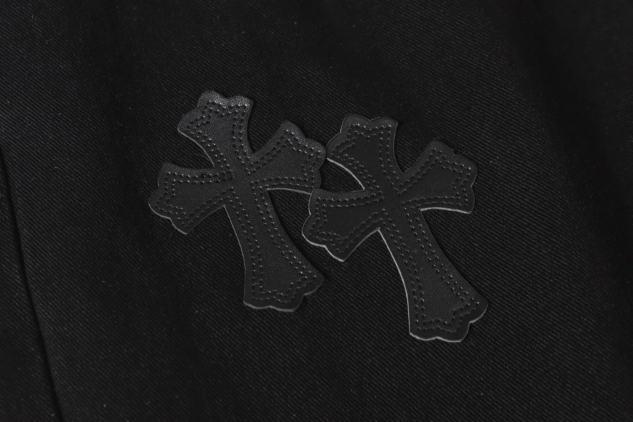 Cross Patch Embroidered Straight-Leg Jeans D14013592 — view 9
