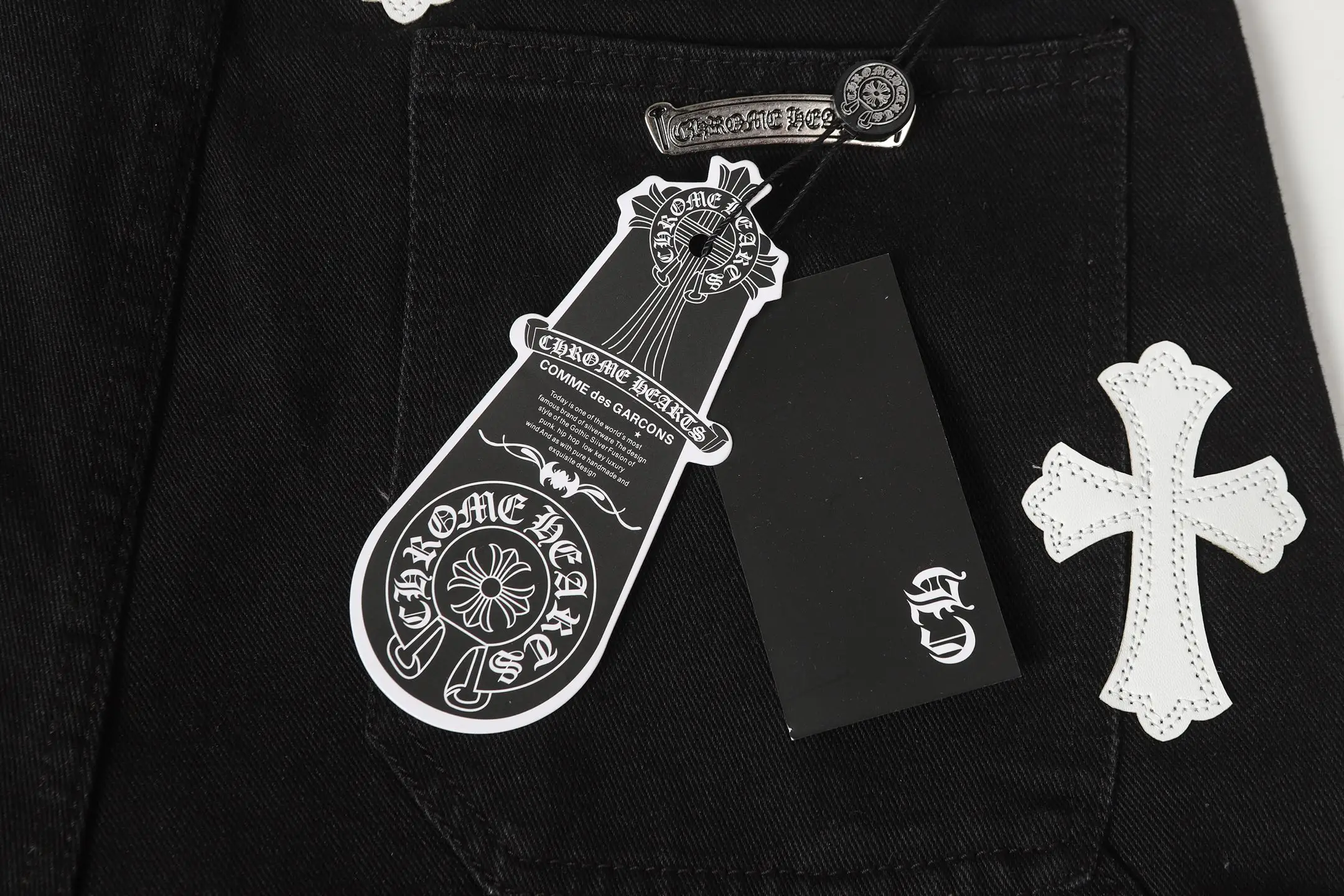 Cross Patch Embroidered Straight-Leg Jeans D16013591 — view 12