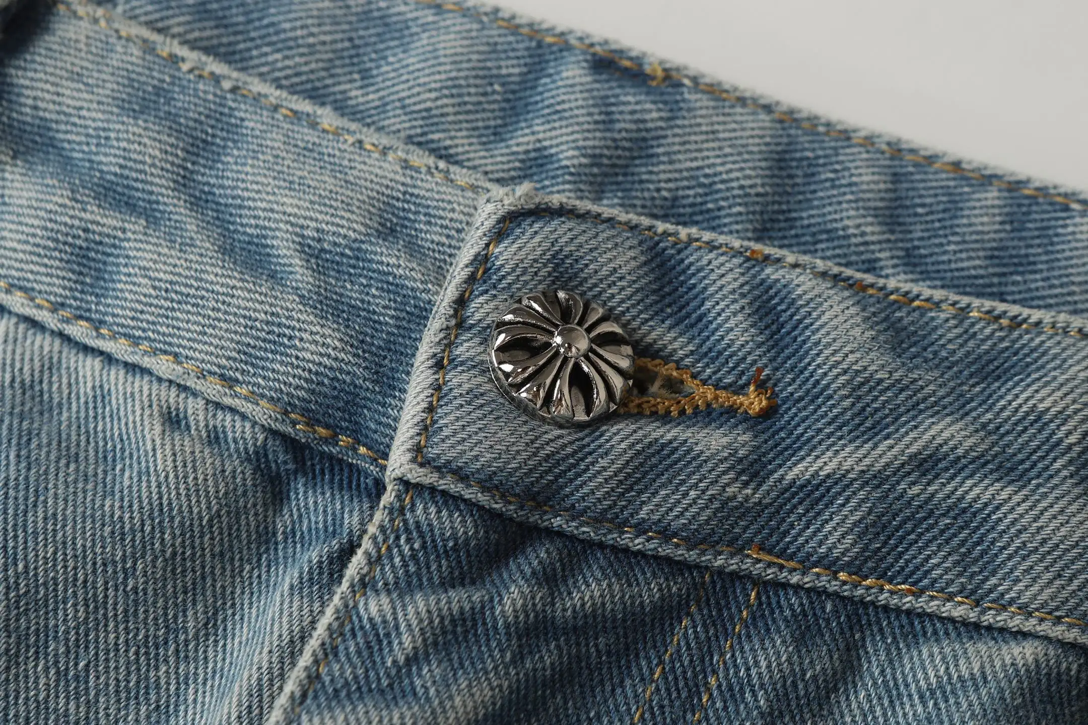 Cross Patch Flared Jeans D17013581 — view 8