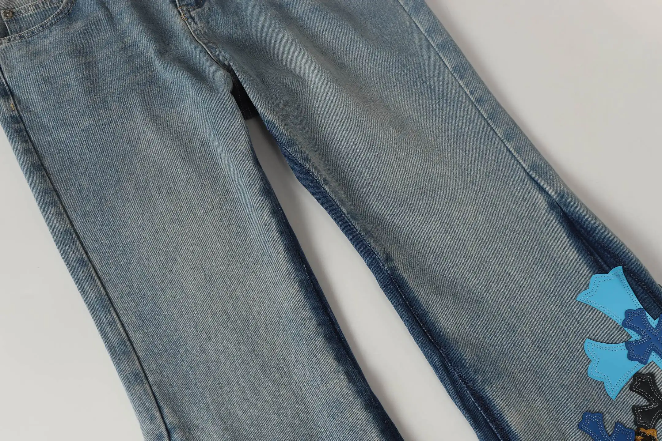 Cross Patch Flared Jeans D17013581 — view 9