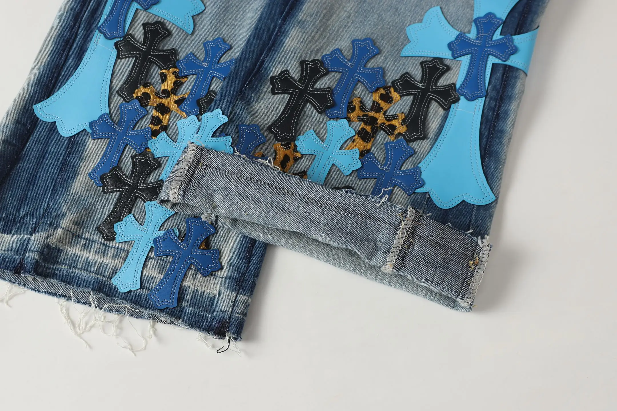 Cross Patch Flared Jeans D17013581 — view 11