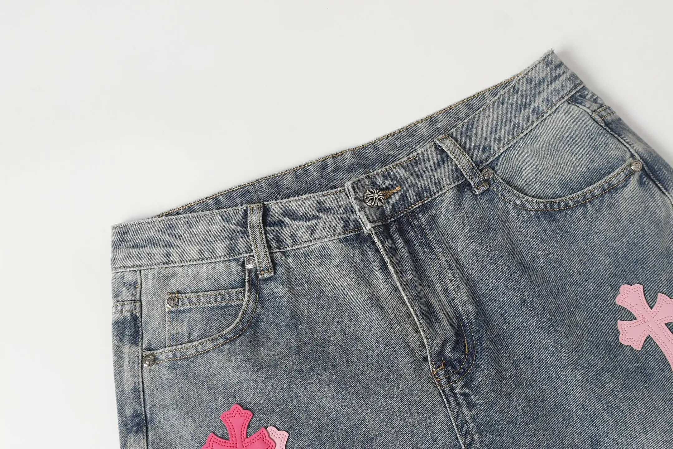 Cross Patch Embroidered Straight-Leg Jeans D15013682 — view 5