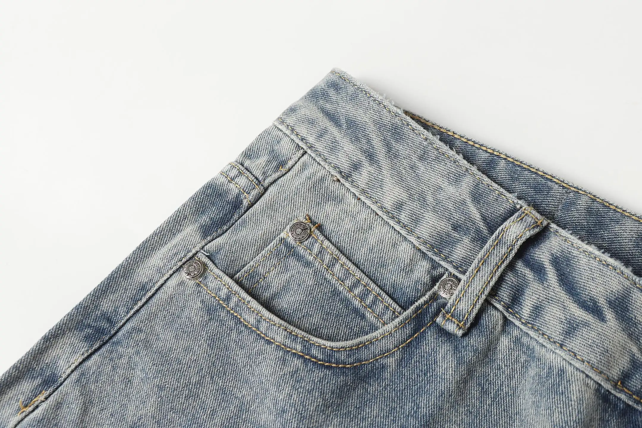 Cross Patch Embroidered Straight-Leg Jeans D15013682 — view 6