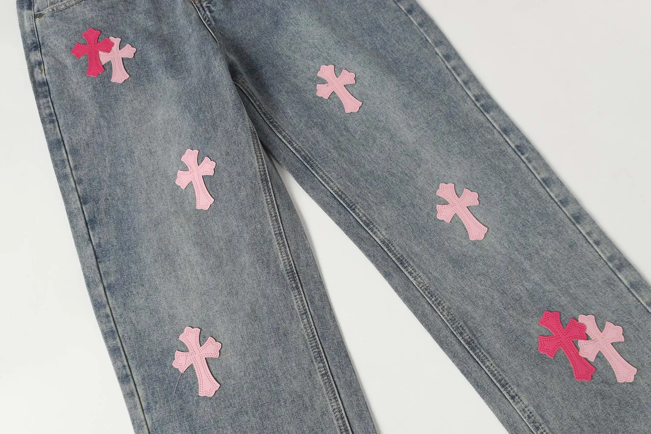 Cross Patch Embroidered Straight-Leg Jeans D15013682 — view 8