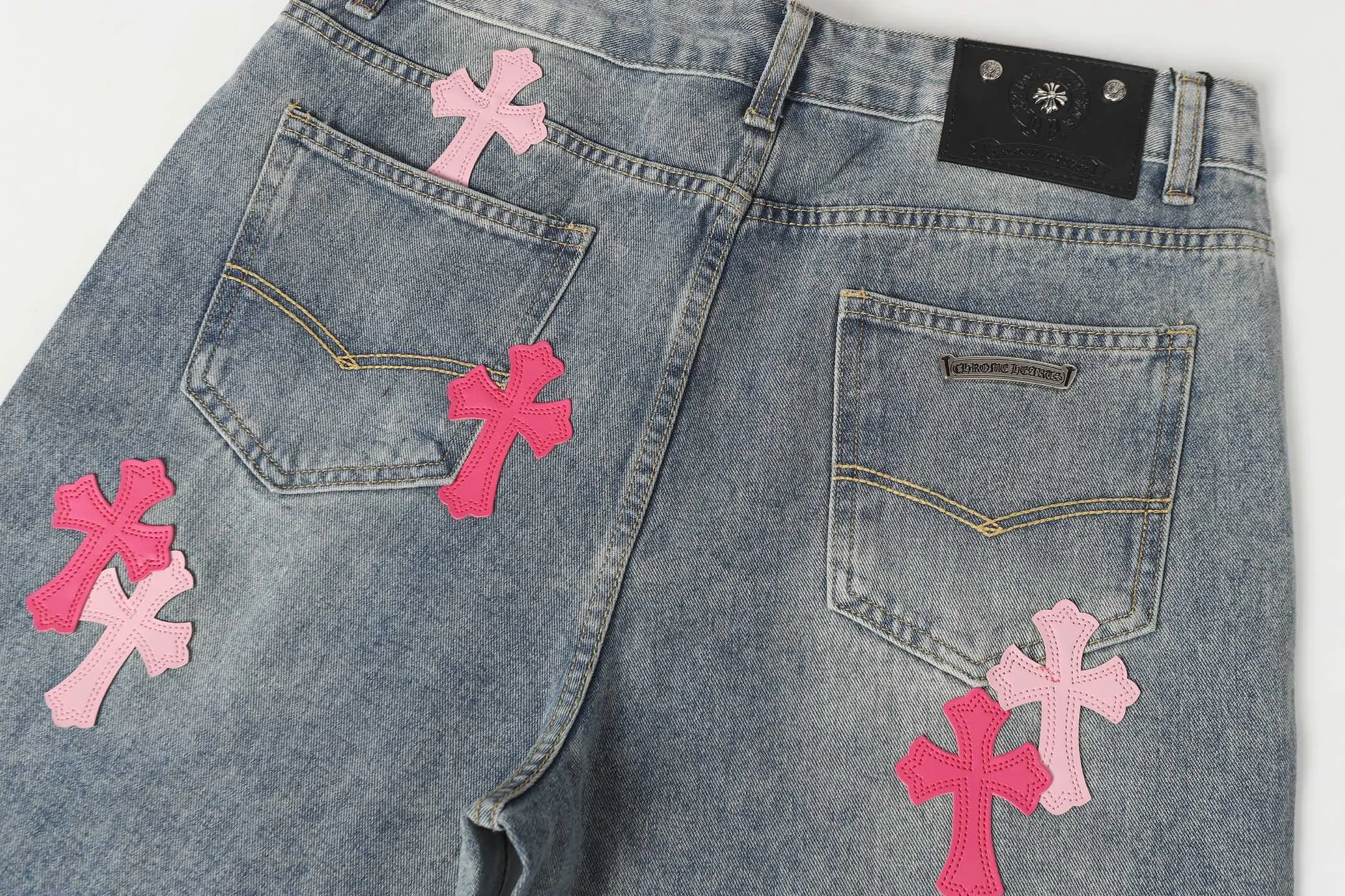 Cross Patch Embroidered Straight-Leg Jeans D15013682 — view 9
