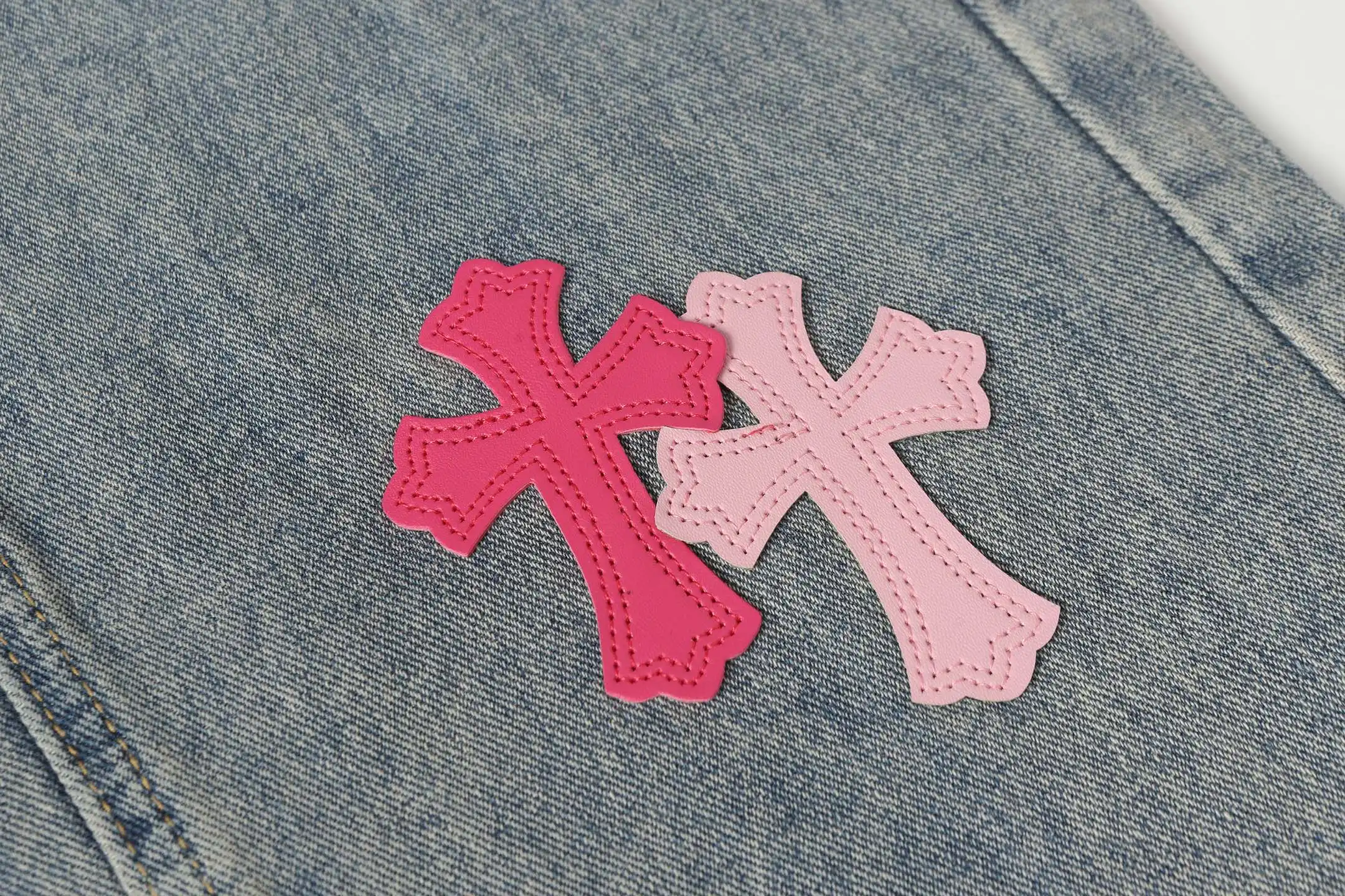 Cross Patch Embroidered Straight-Leg Jeans D15013682 — view 10