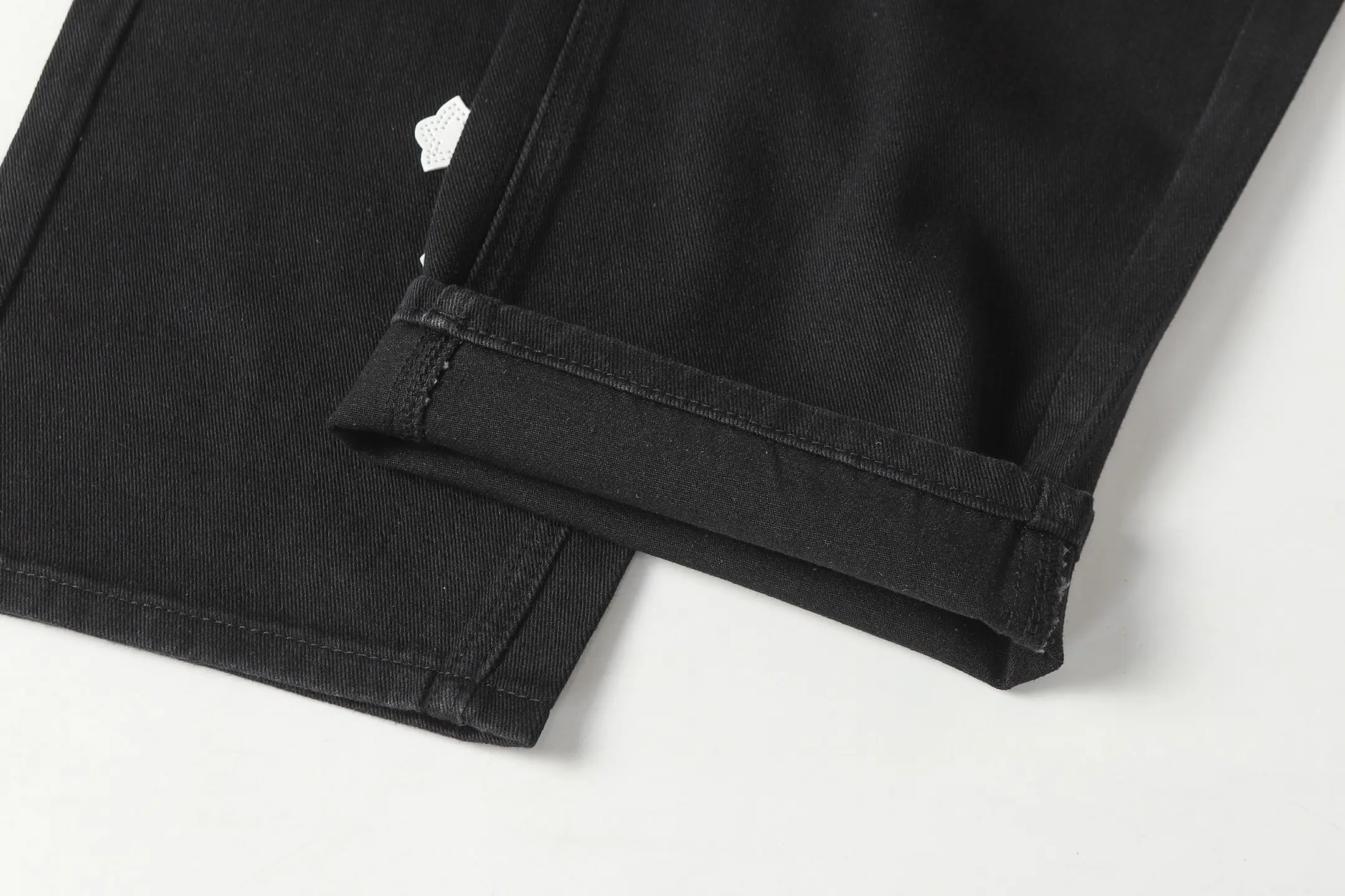 Cross Patch Straight-Leg Jeans D15013678 — view 12