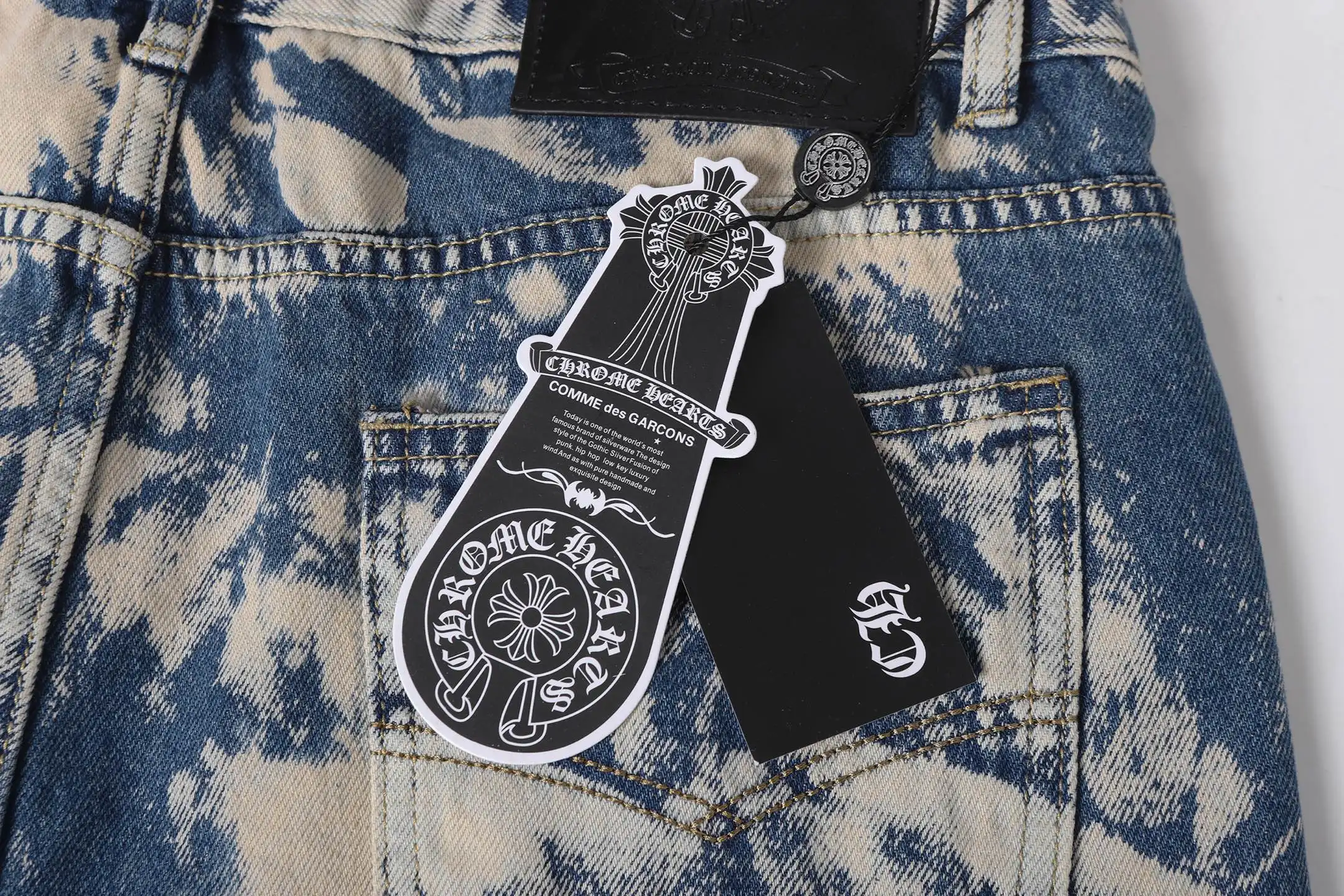 Cross Patch Tie-Dye Distressed Jeans D17513606 — view 10