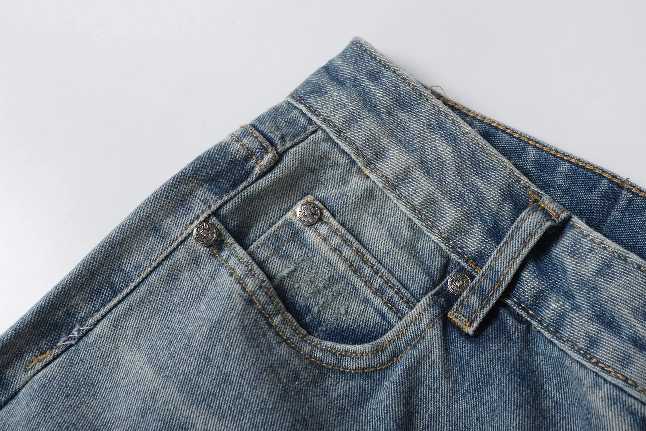 Cross Patch Embroidered Straight-Leg Jeans D15513608 — view 5