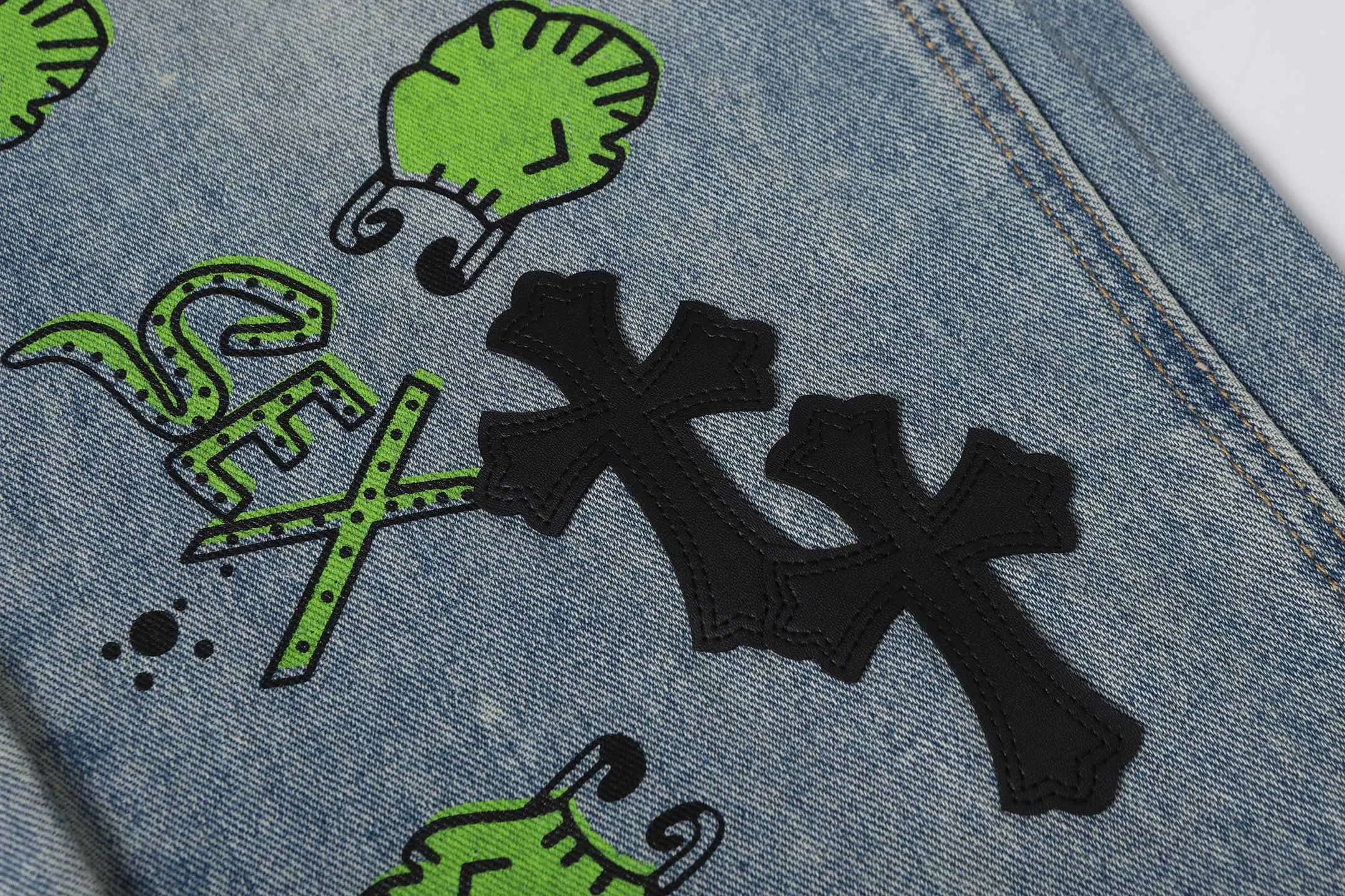 Cross Patch Embroidered Straight-Leg Jeans D15513608 — view 10