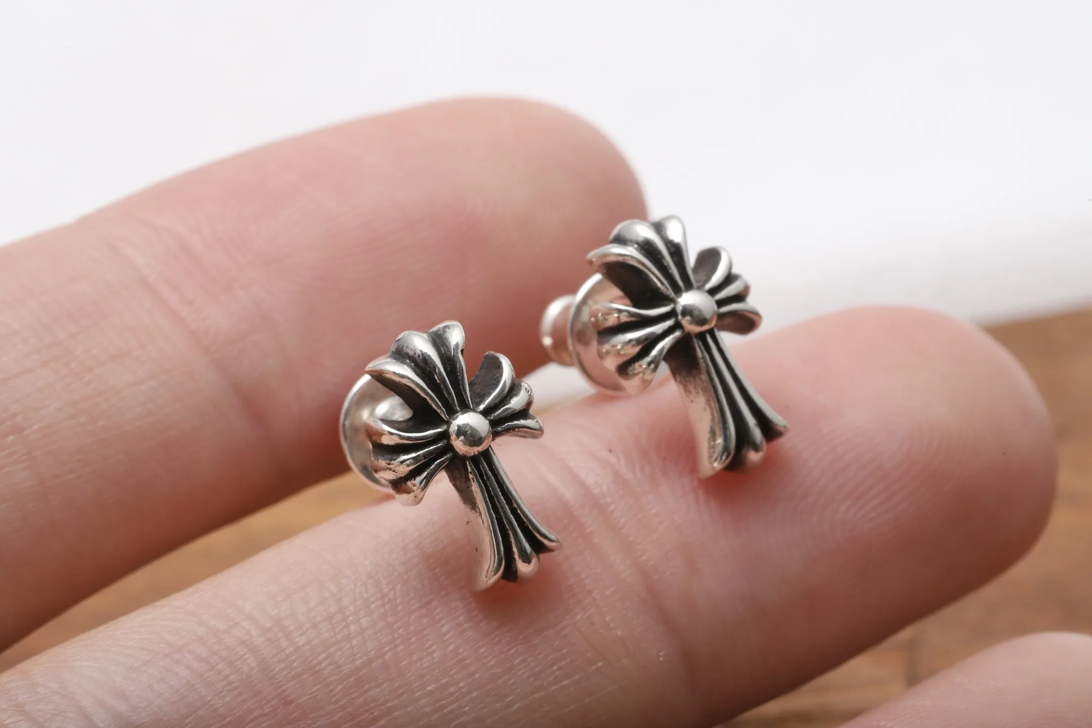 Chrome Hearts Cross Stud Earrings (Sterling Silver) D14516536 — view 4