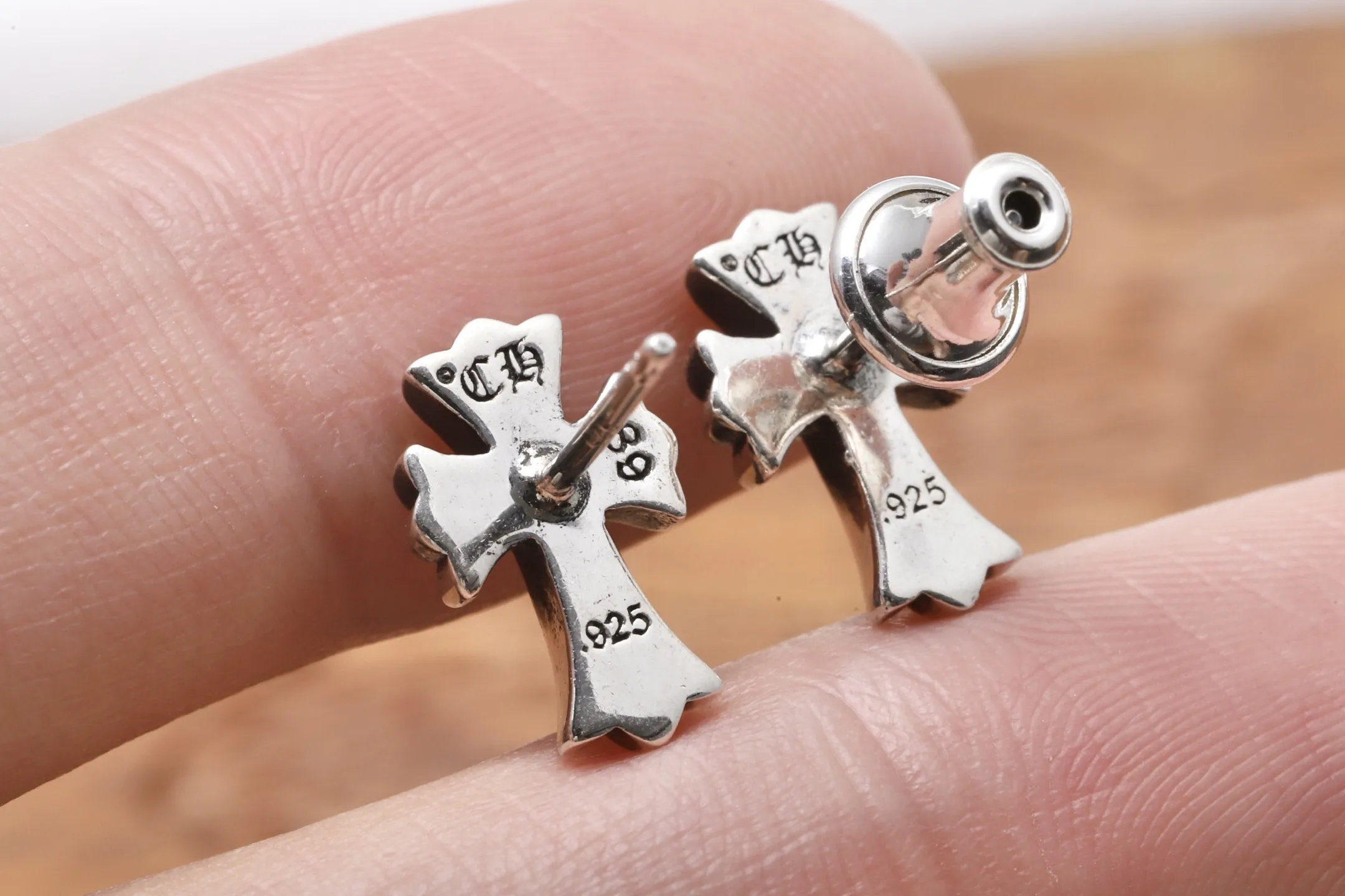 Chrome Hearts Cross Stud Earrings (Sterling Silver) D14516536 — view 5