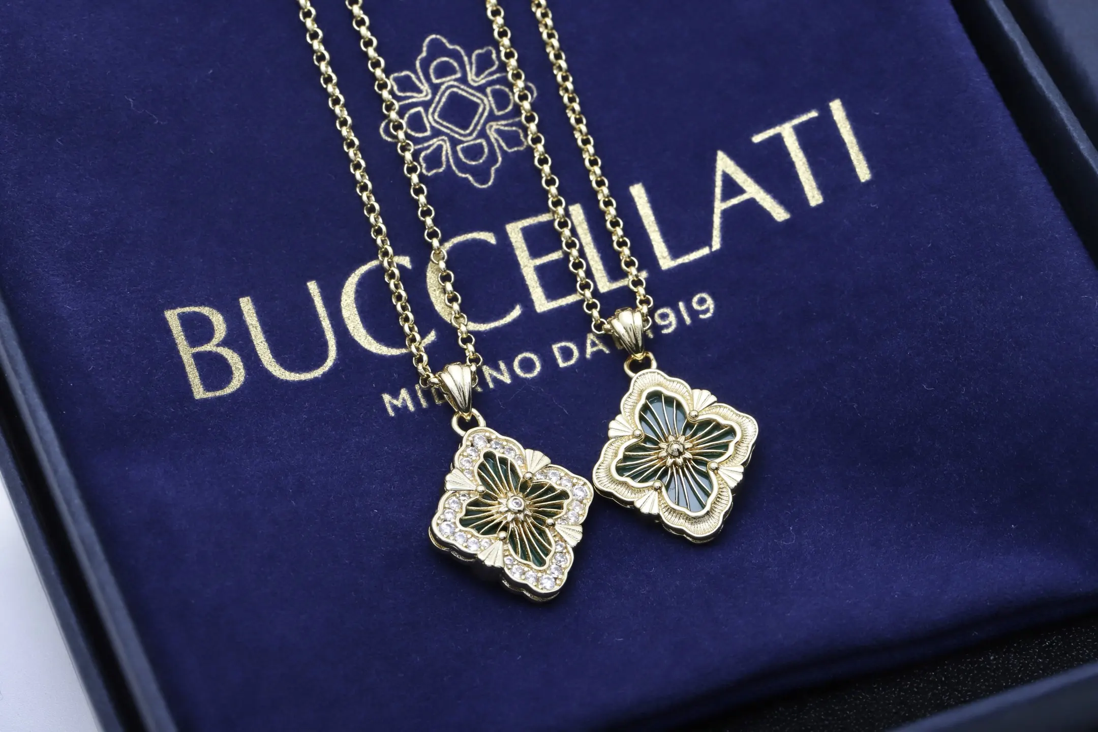Opera Collection Malachite and Diamond Pendant Necklace D16017683 — view 7