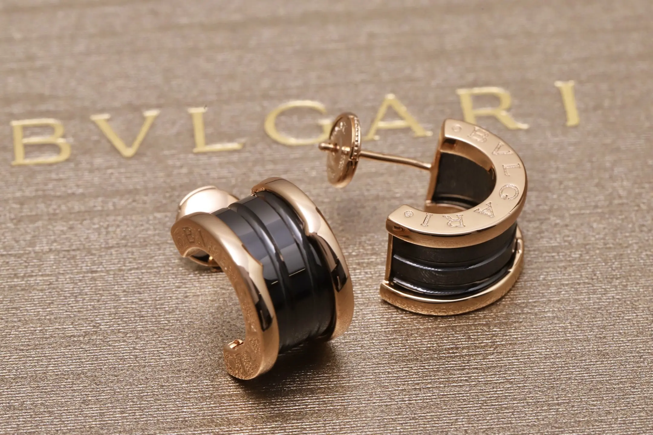 B.zero1 Ceramic Hoop Earrings D19017687 — view 4