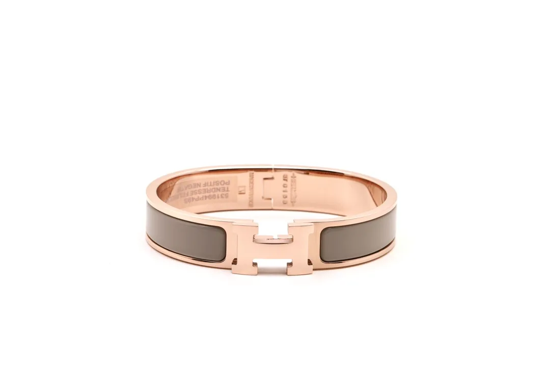 Clic H Enamel Bangle Bracelet D16017550