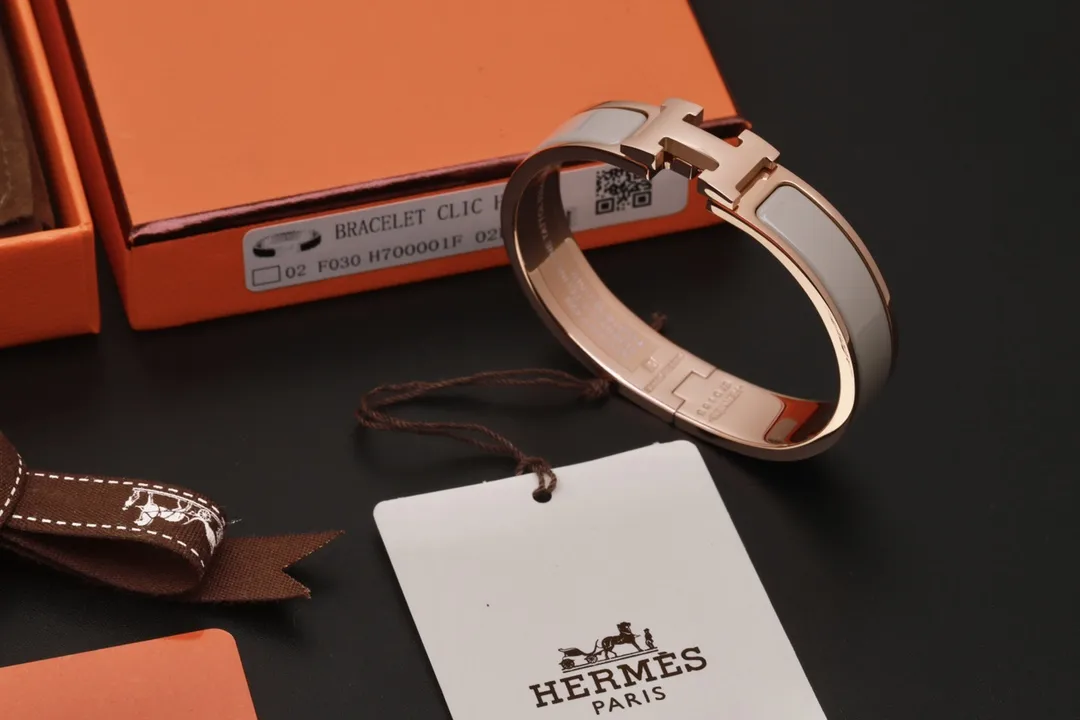 Clic H Enamel Bangle Bracelet D16017550 — view 6