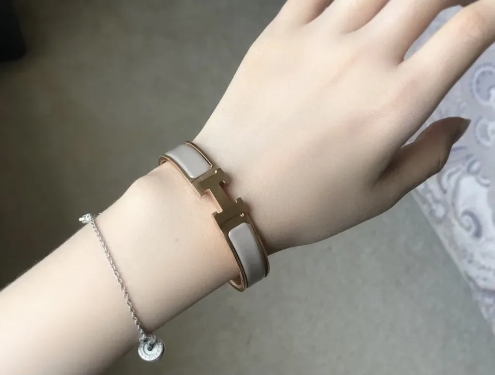Clic H Enamel Bangle Bracelet D16017550 — view 9