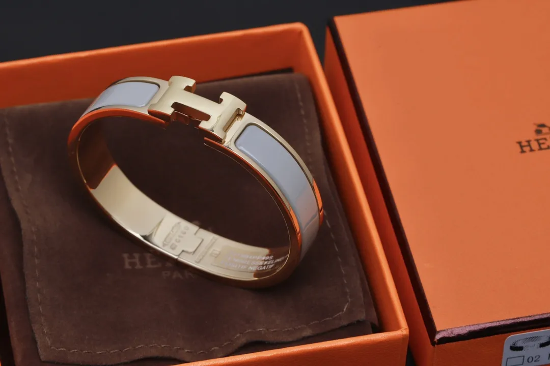 Clic H Enamel Bangle Bracelet D16017549 — view 5