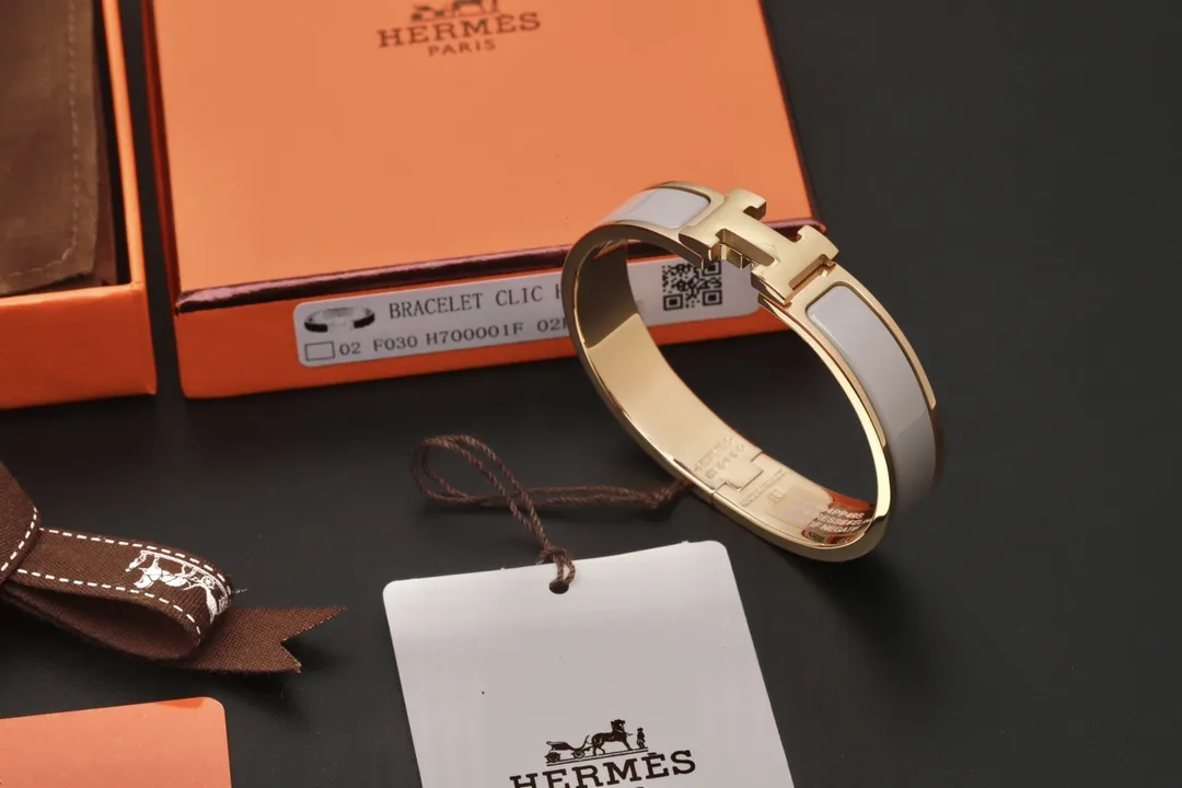 Clic H Enamel Bangle Bracelet D16017549 — view 6