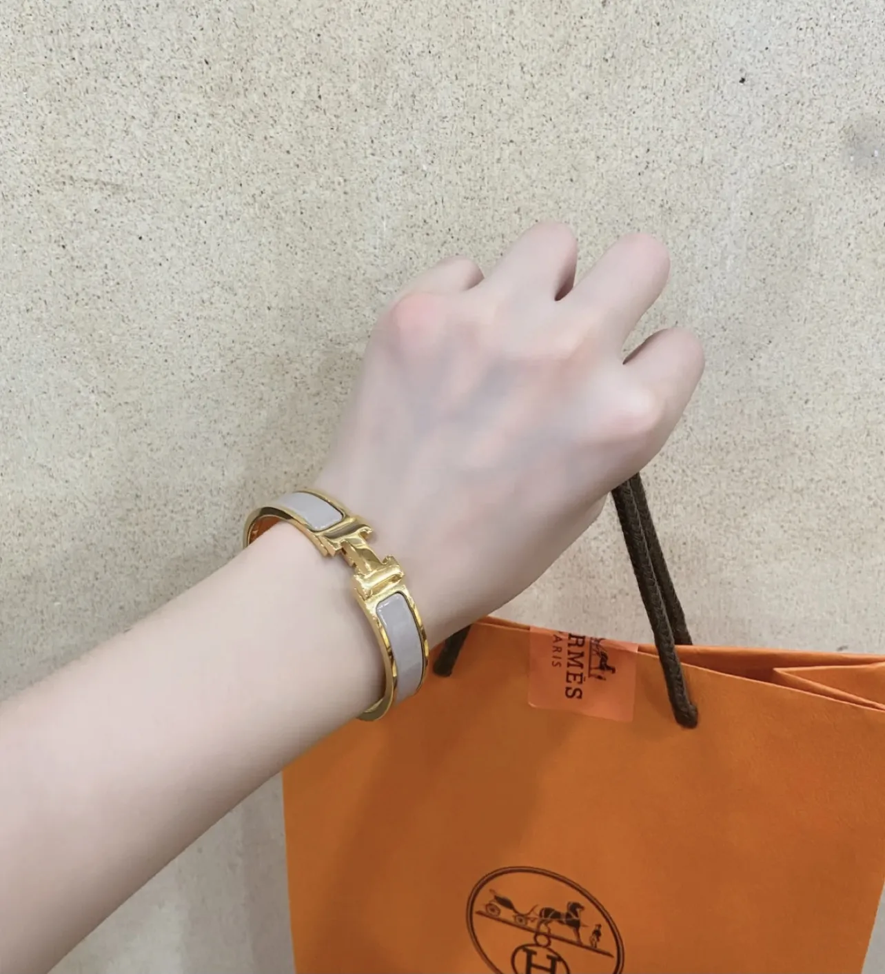 Clic H Enamel Bangle Bracelet D16017549 — view 9
