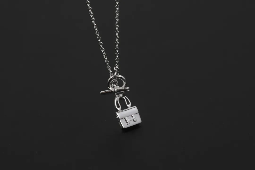 Amulette Kelly Pendant Necklace (Sterling Silver) D28016781 — view 3