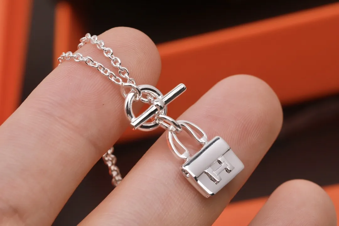 Amulette Kelly Pendant Necklace (Sterling Silver) D28016781 — view 5