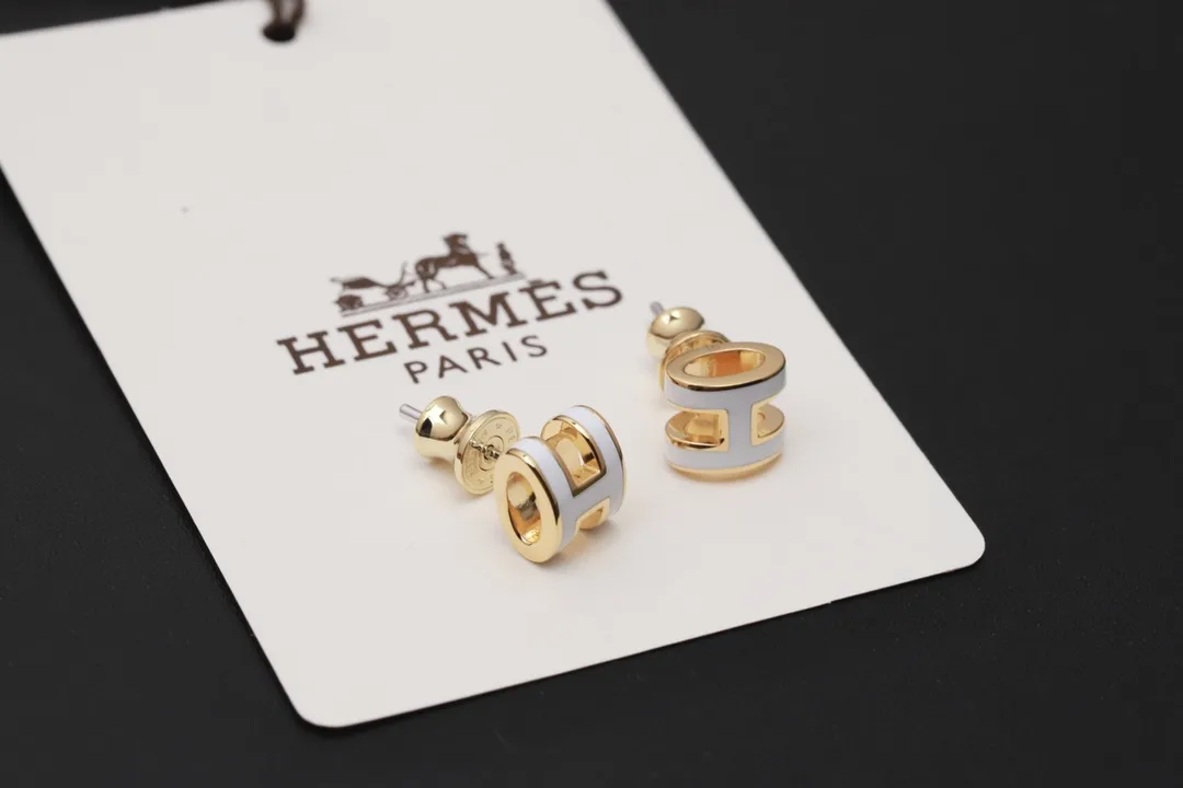 Pop H Mini Enamel Stud Earrings D12016626 — view 2