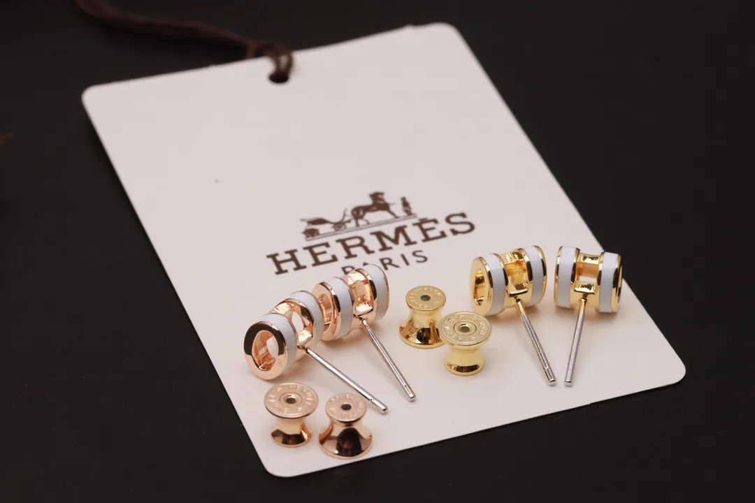 Pop H Mini Enamel Stud Earrings D12016626 — view 7