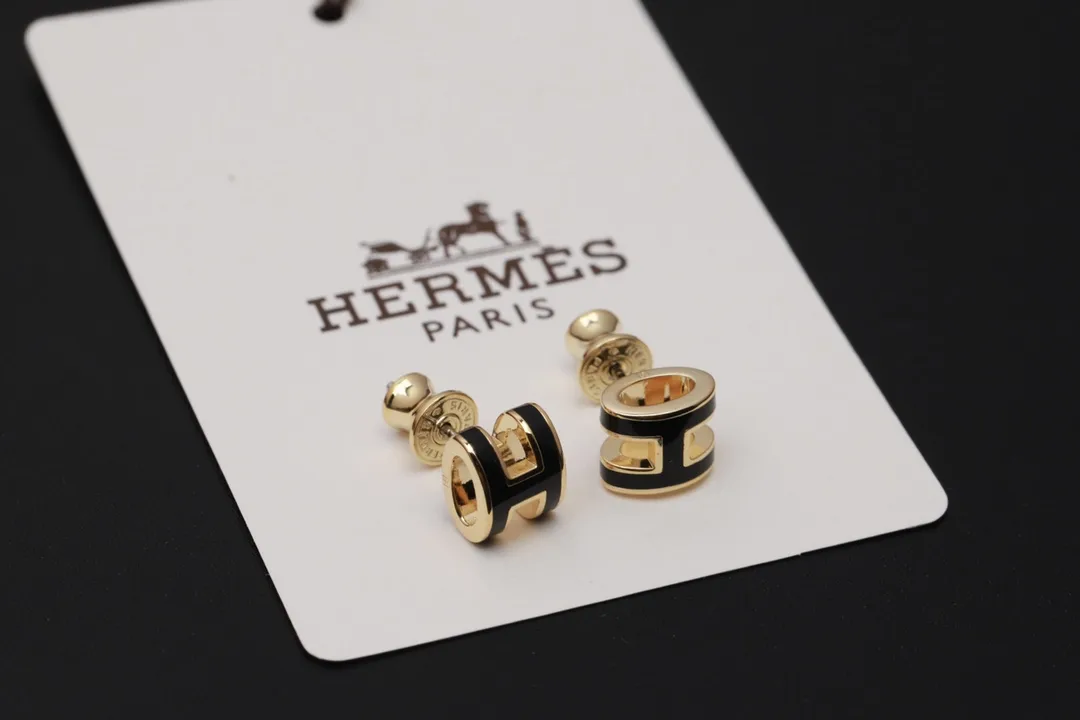 Pop H Mini Enamel Stud Earrings D12016628 — view 2