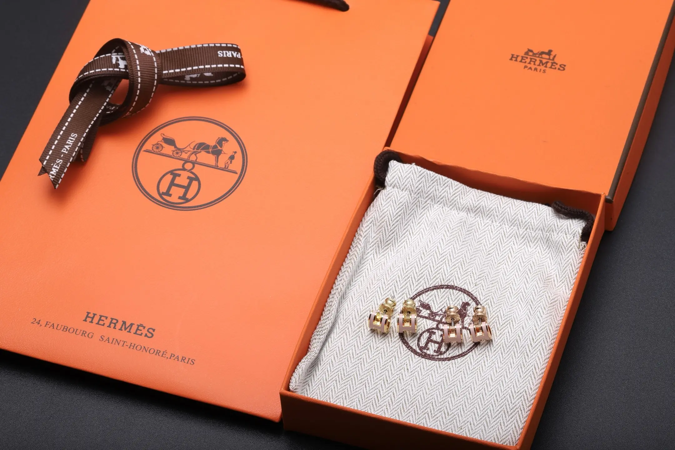 Mini Pop H Enamel Stud Earrings D12016533