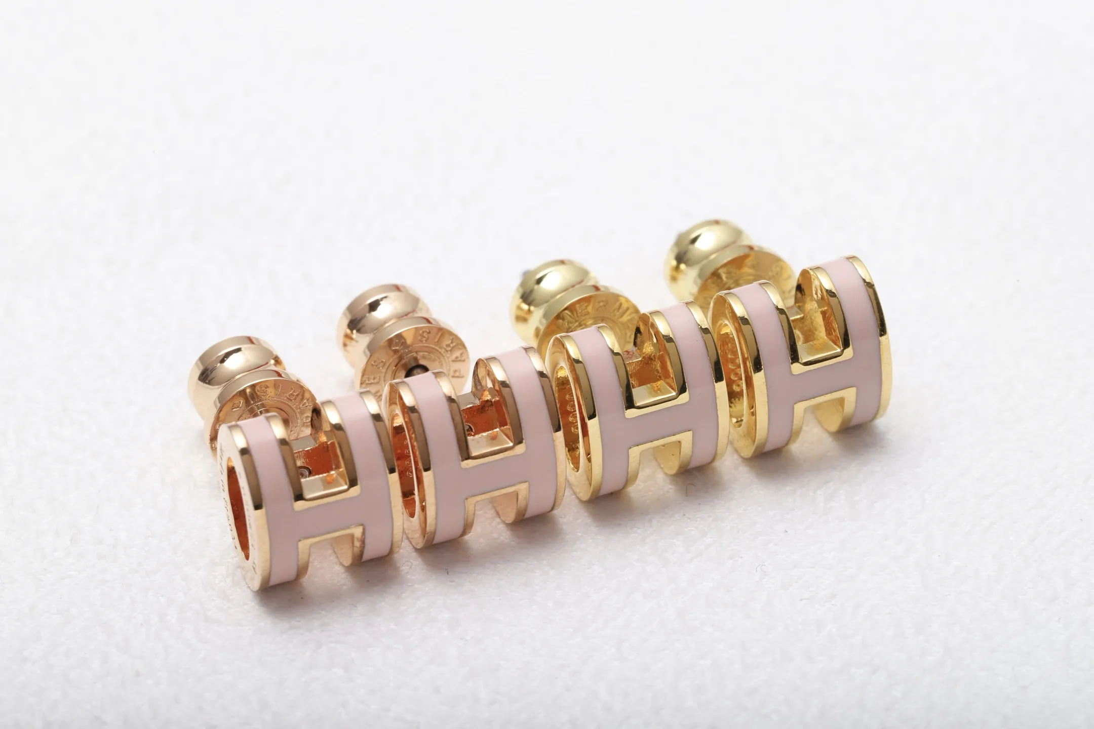 Mini Pop H Enamel Stud Earrings D12016533 — view 3