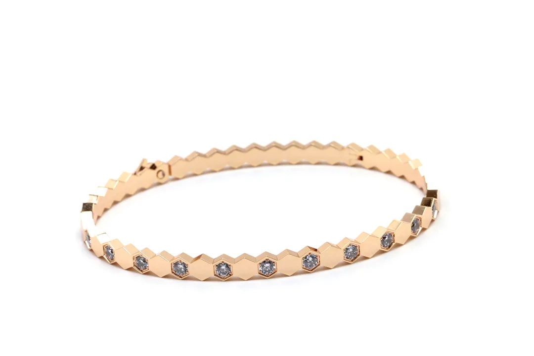 Bee My Love Honeycomb Diamond Bangle D23016593