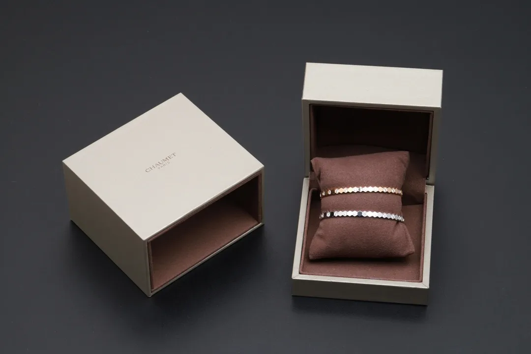Bee My Love Honeycomb Diamond Bangle D23016593 — view 9
