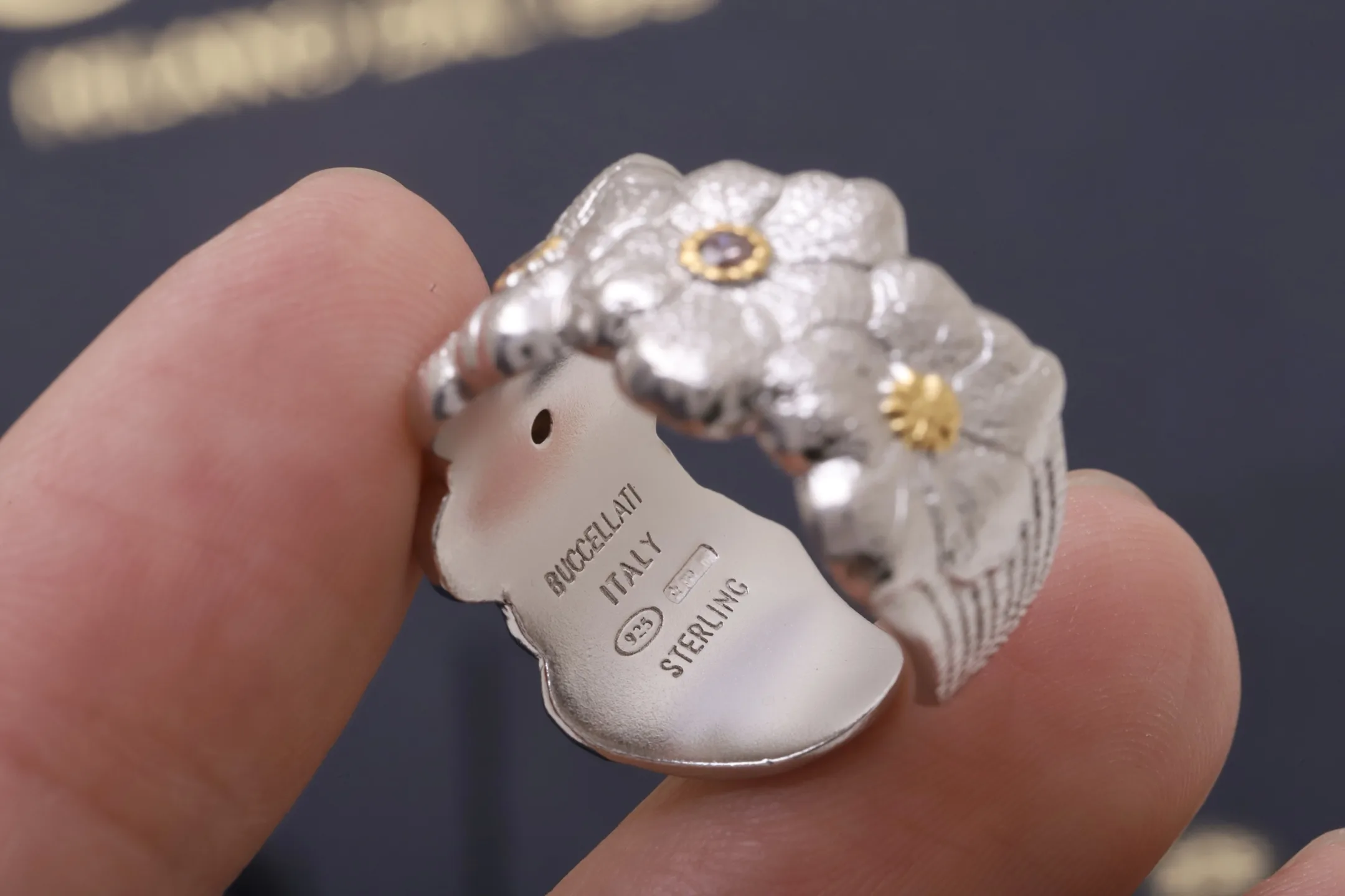 Gardenia Diamond-Set Floral Band Ring D39016856 — view 5