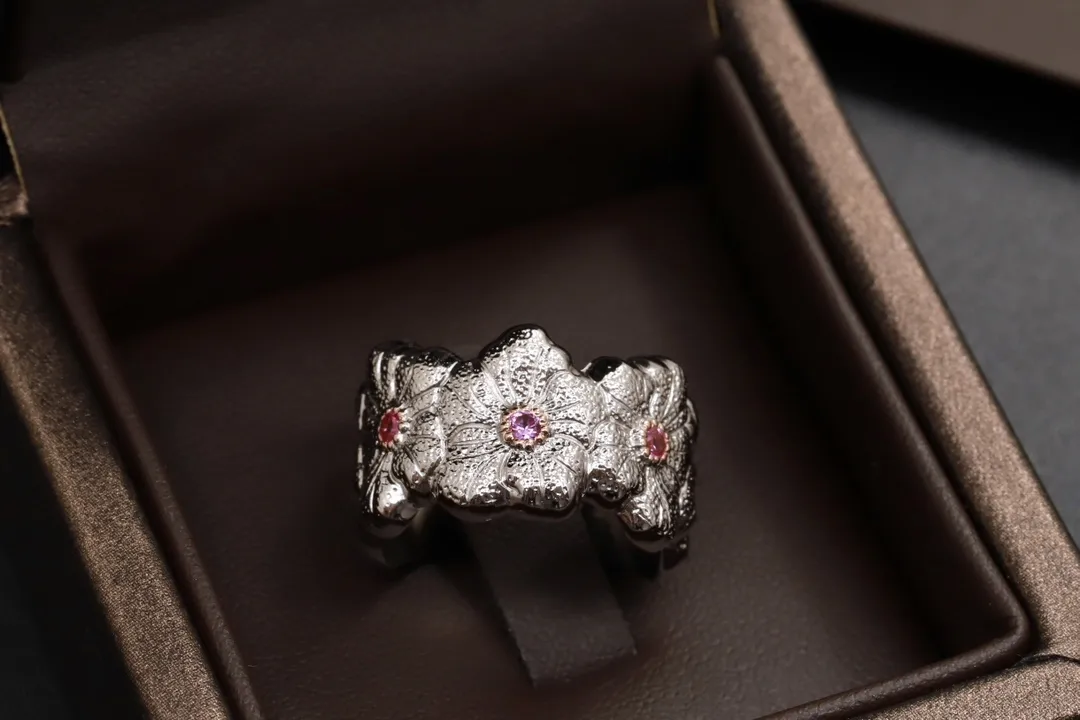 Gardenia Floral Band Ring with Pink Stones D39016855 — view 4